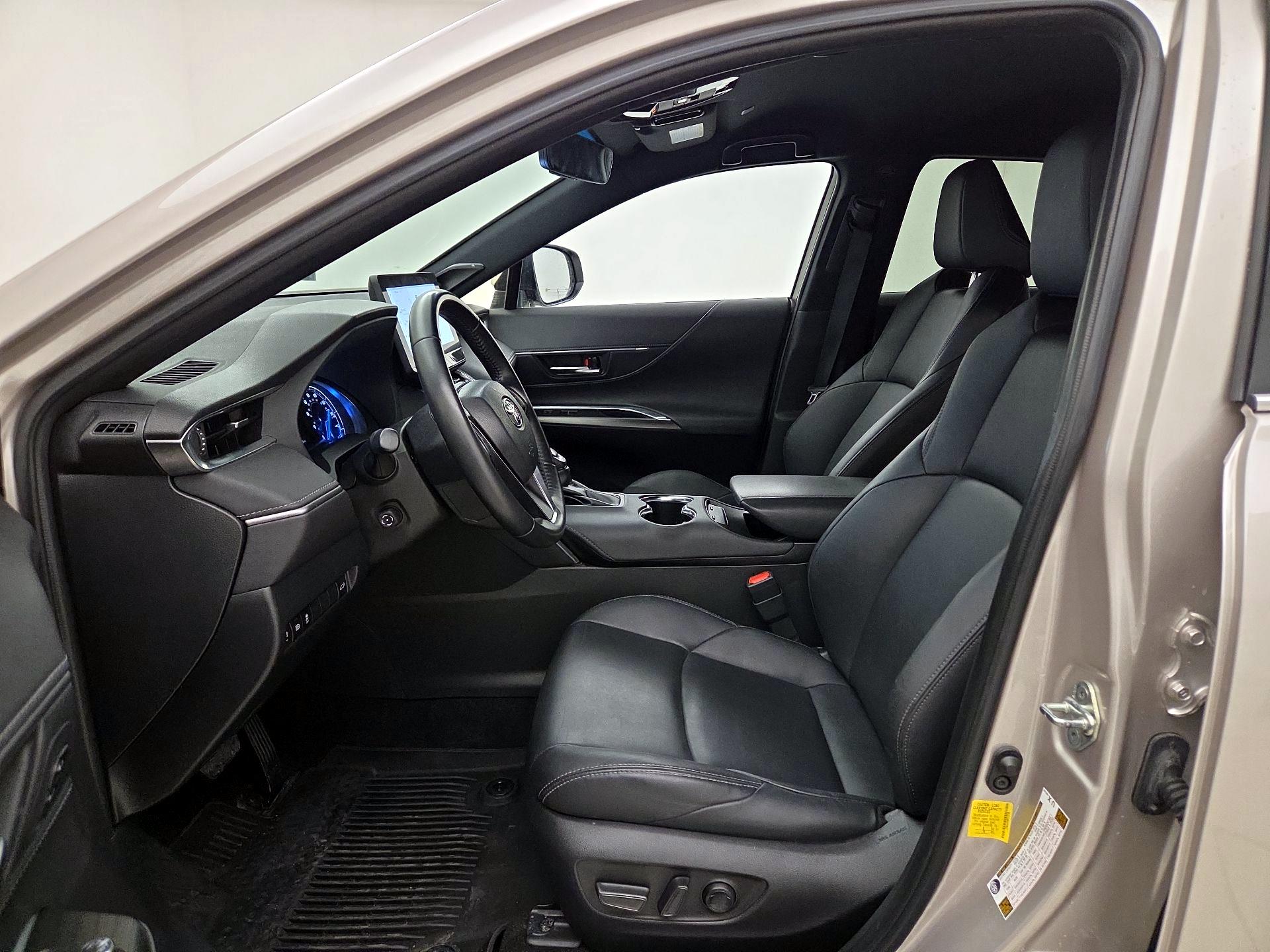 Thumbnail: 2023 Toyota Venza - 11