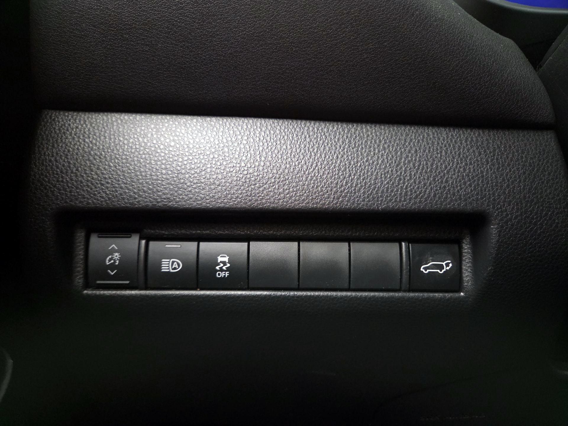 Thumbnail: 2023 Toyota Venza - 13