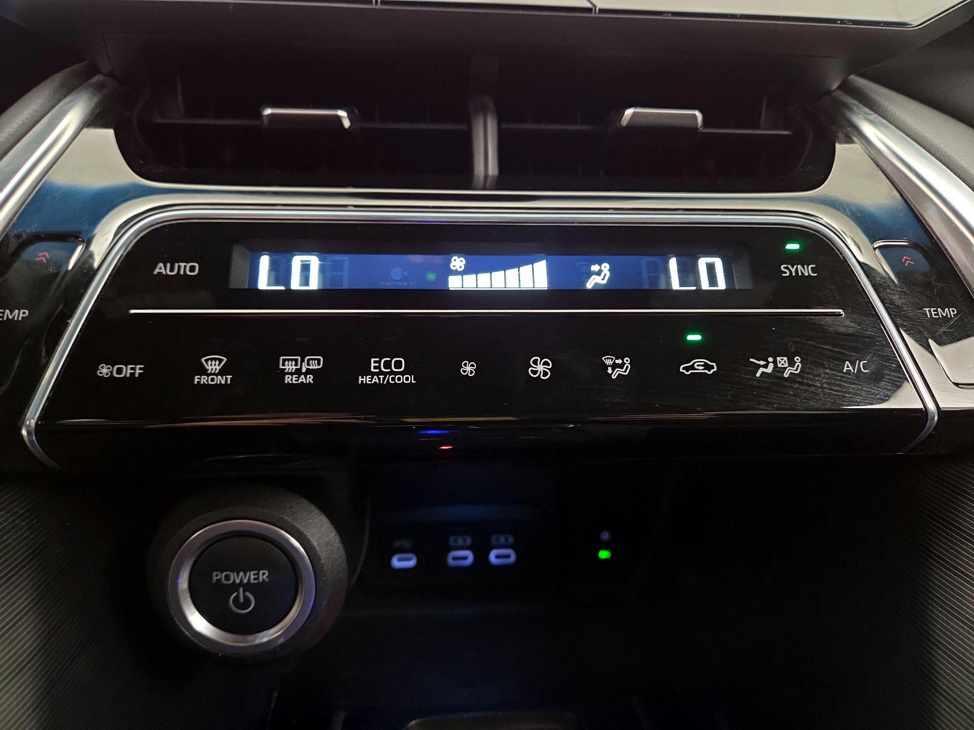 Thumbnail: 2023 Toyota Venza - 16