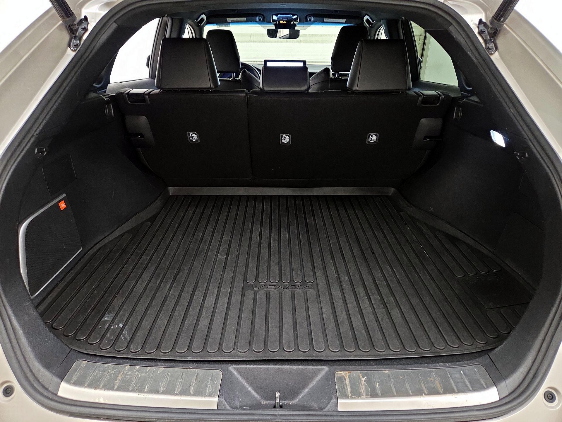 Thumbnail: 2023 Toyota Venza - 20