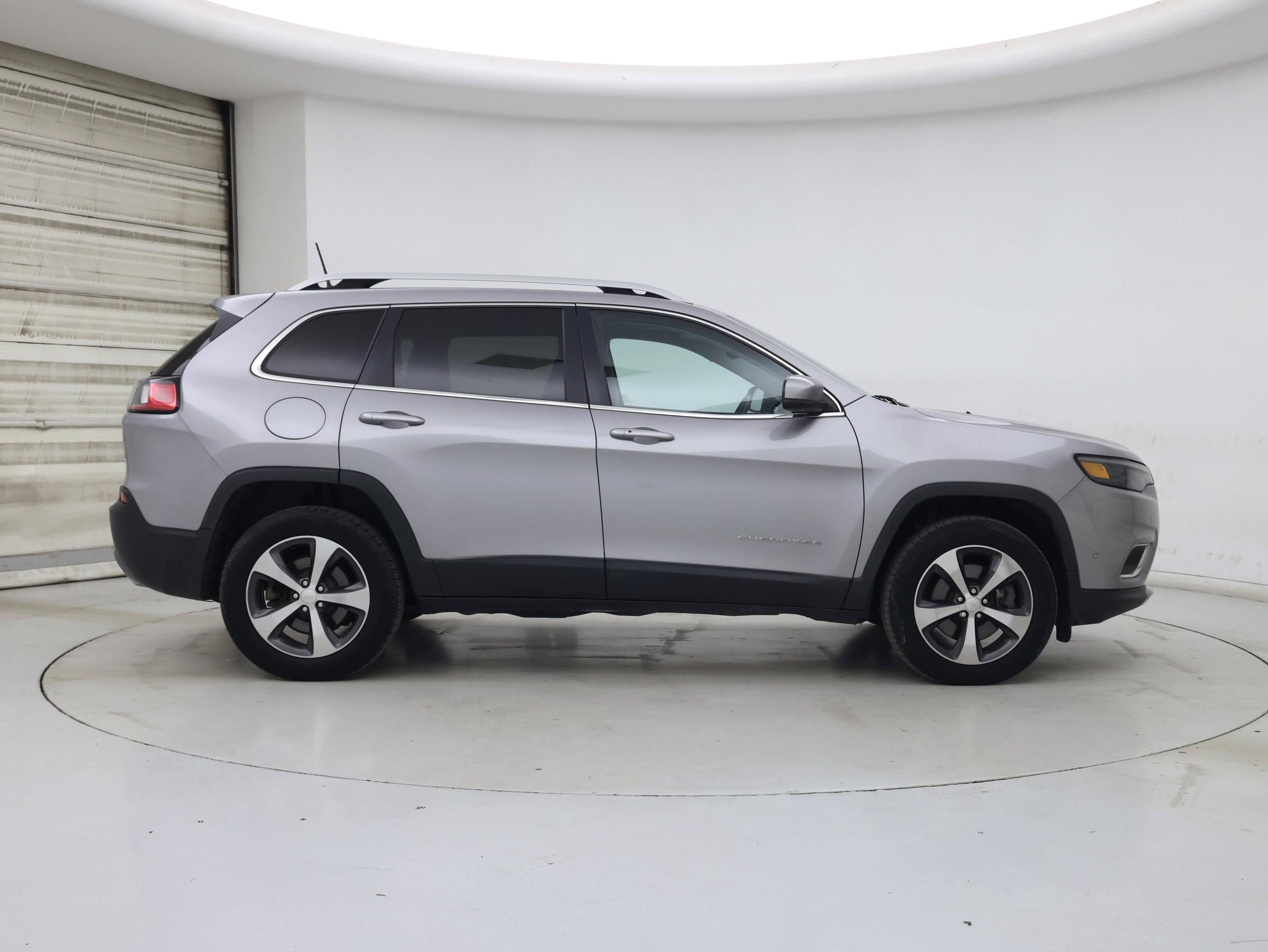 Thumbnail: 2019 Jeep Cherokee - 7