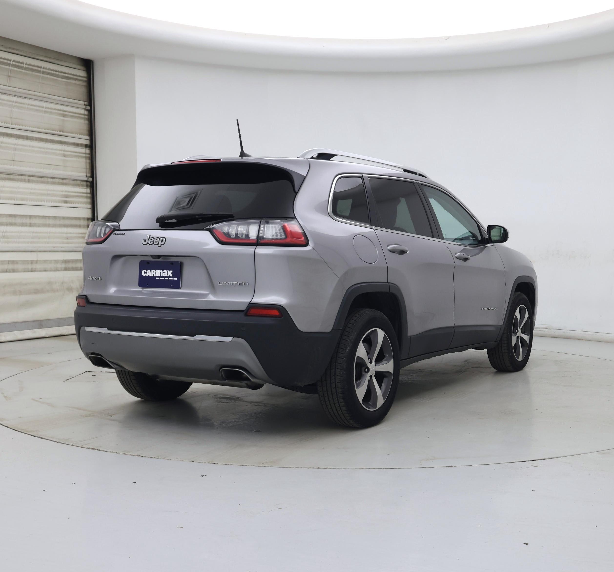 Thumbnail: 2019 Jeep Cherokee - 8
