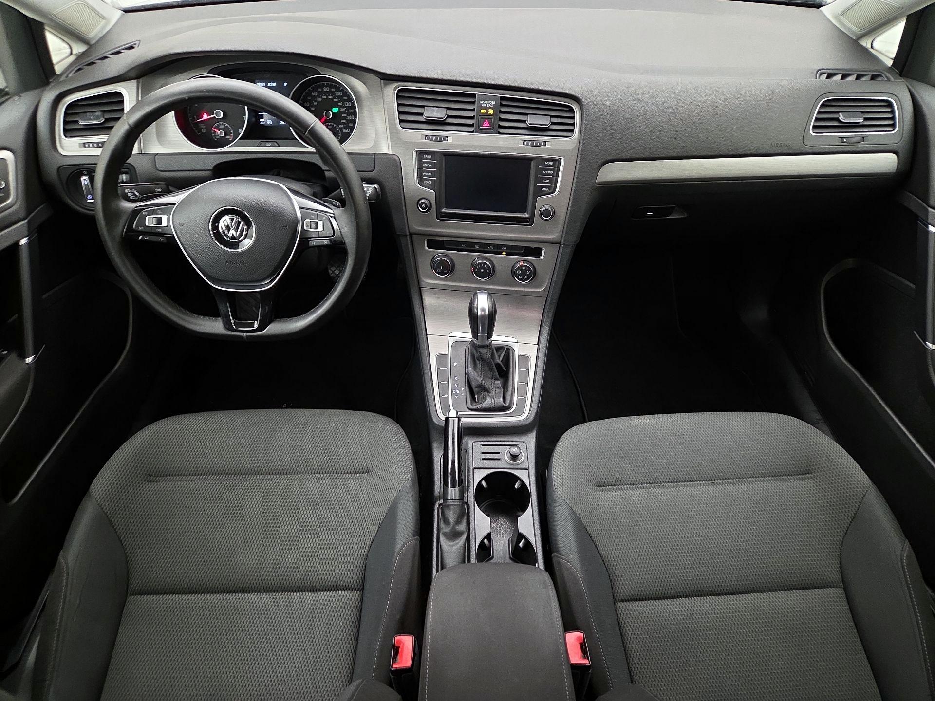 Thumbnail: 2016 Volkswagen Golf - 9