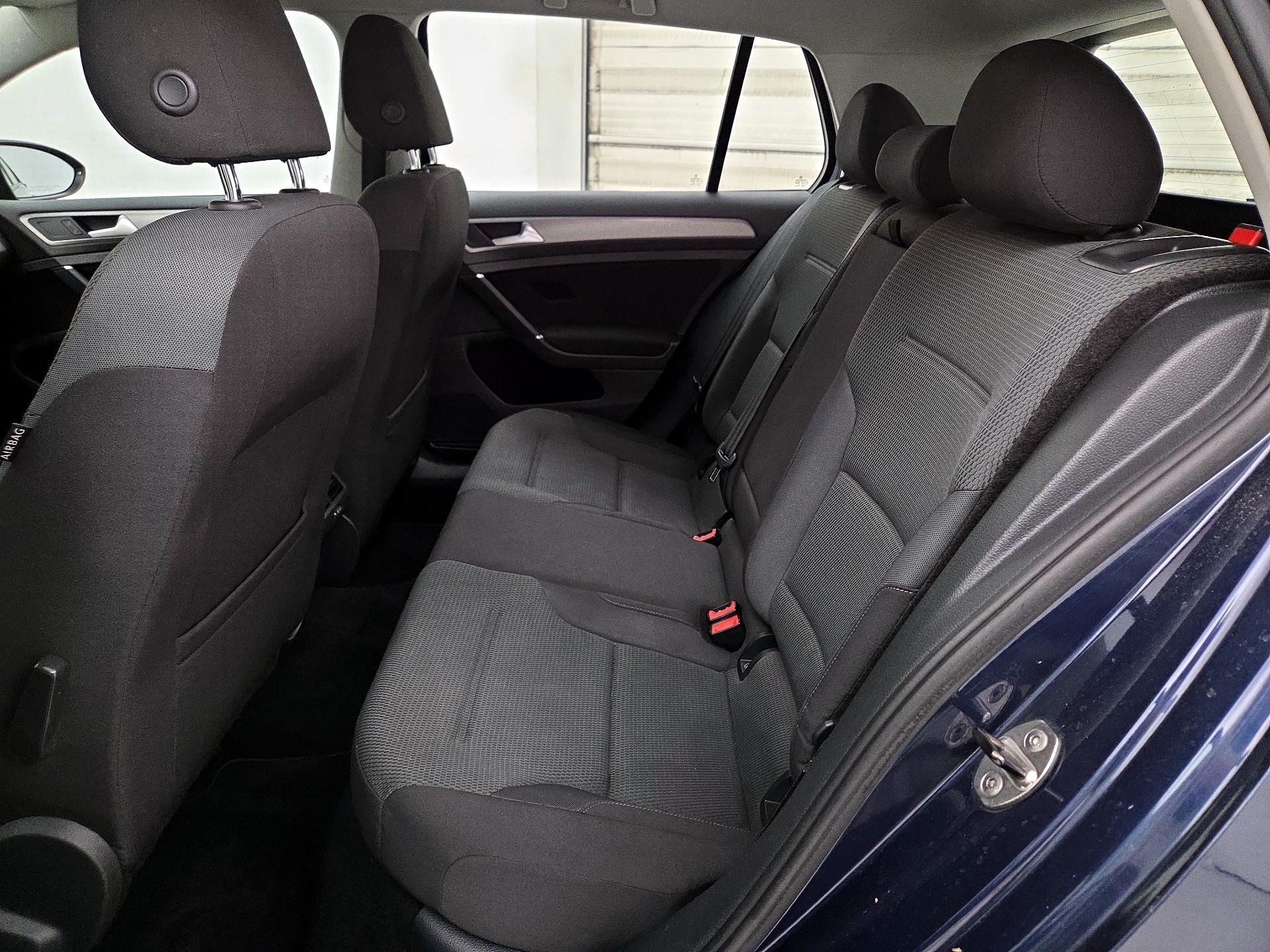 Thumbnail: 2016 Volkswagen Golf - 19