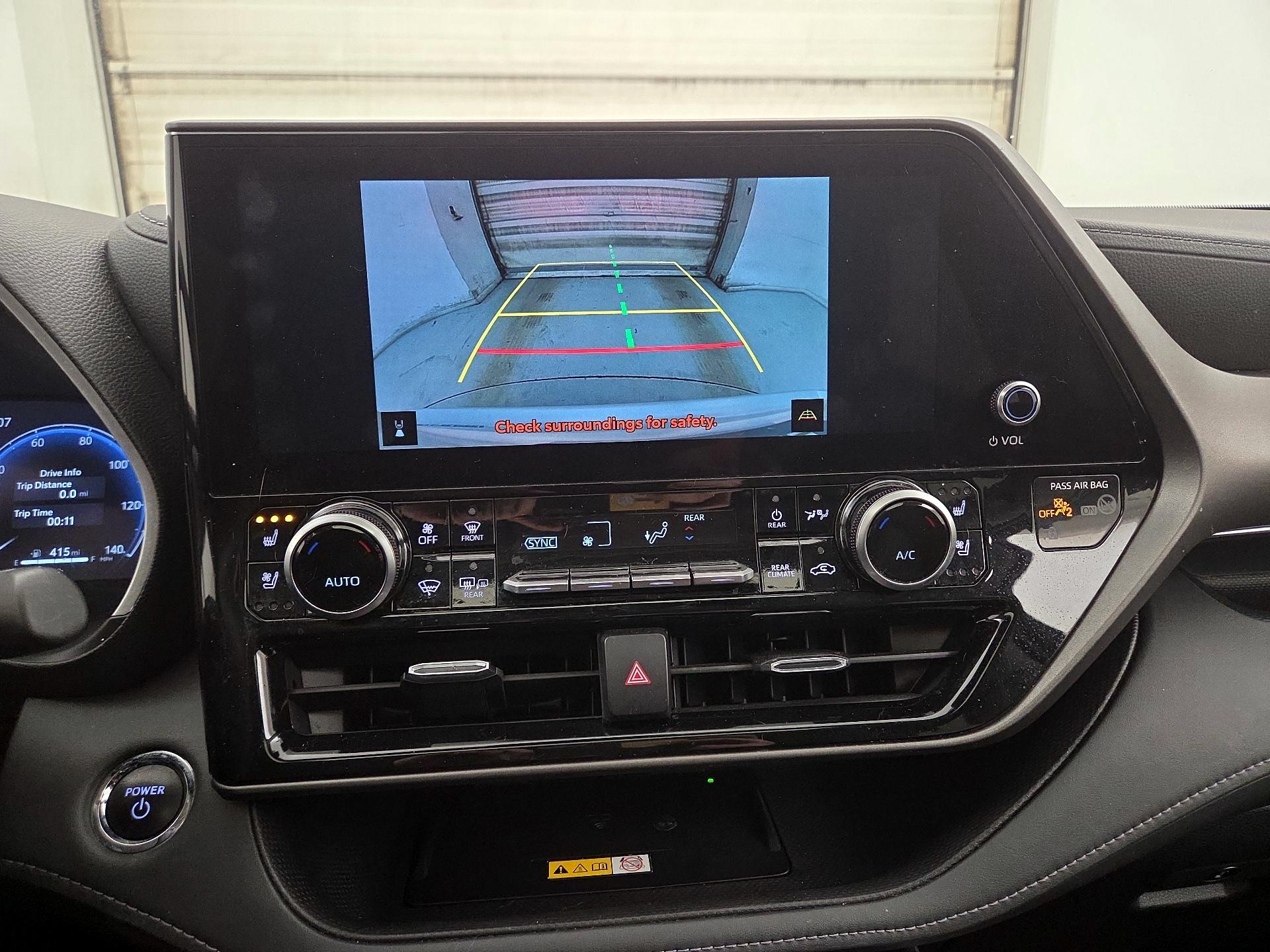 Thumbnail: 2023 Toyota Highlander - 14