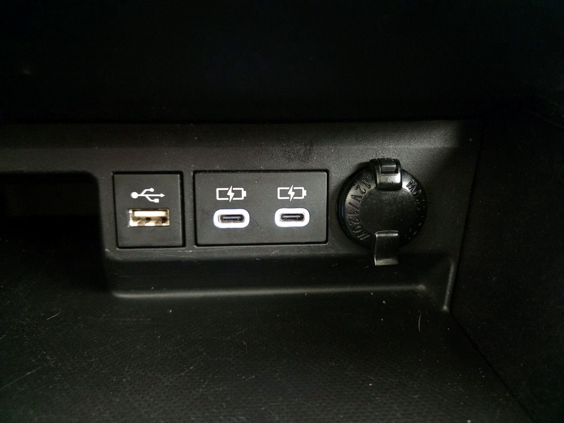 Thumbnail: 2023 Toyota Highlander - 18