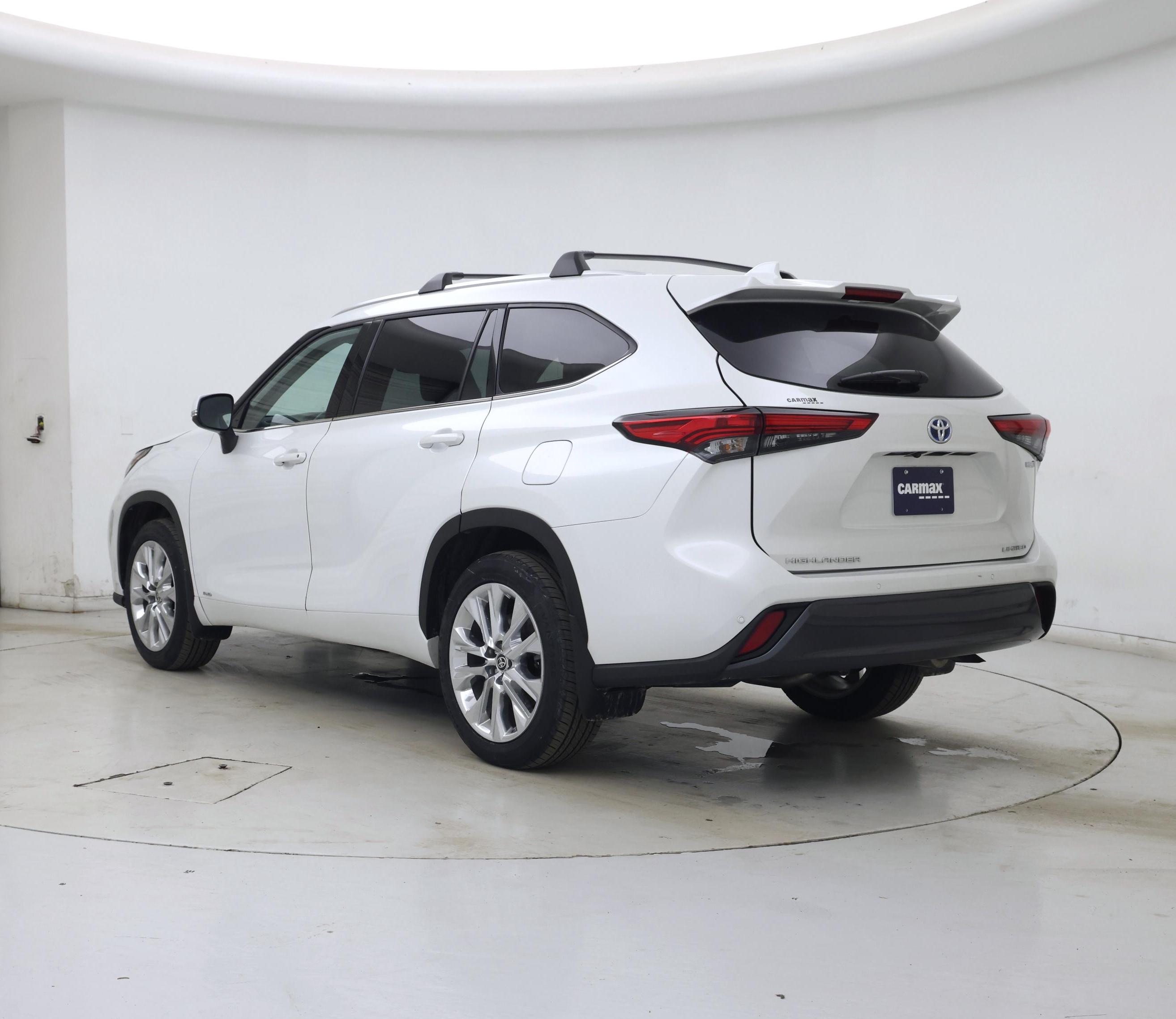 Thumbnail: 2023 Toyota Highlander - 2