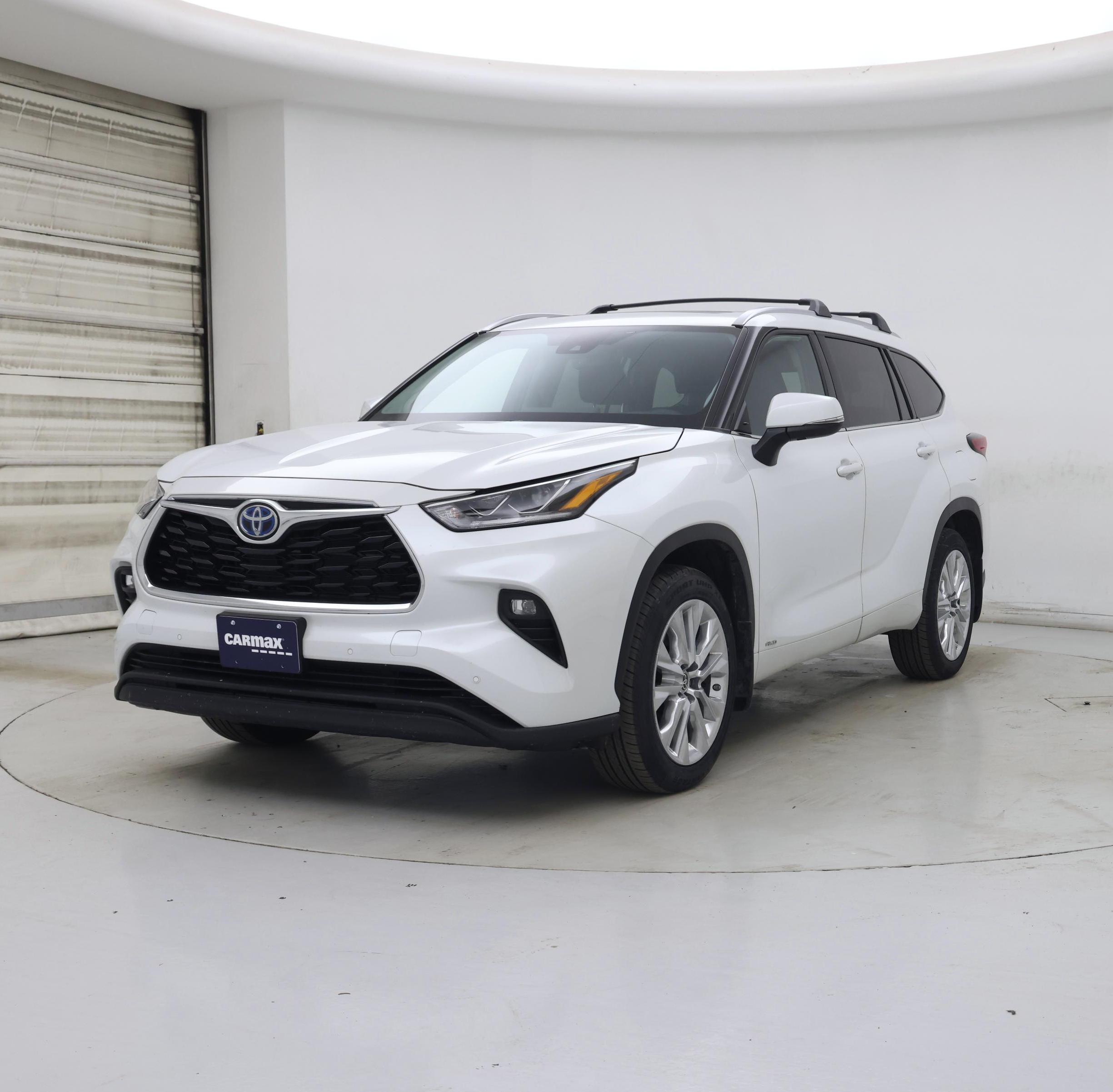 Thumbnail: 2023 Toyota Highlander - 4