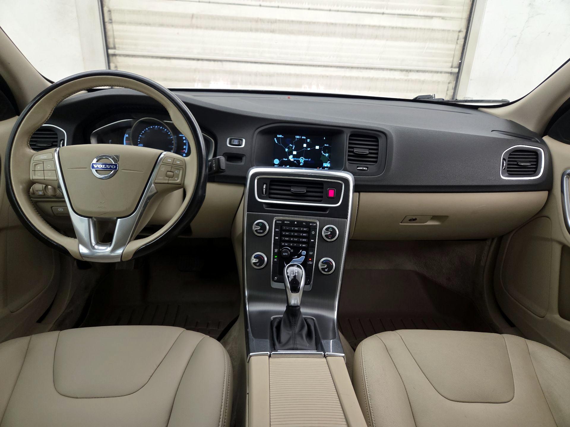 Thumbnail: 2016 Volvo S60 - 9