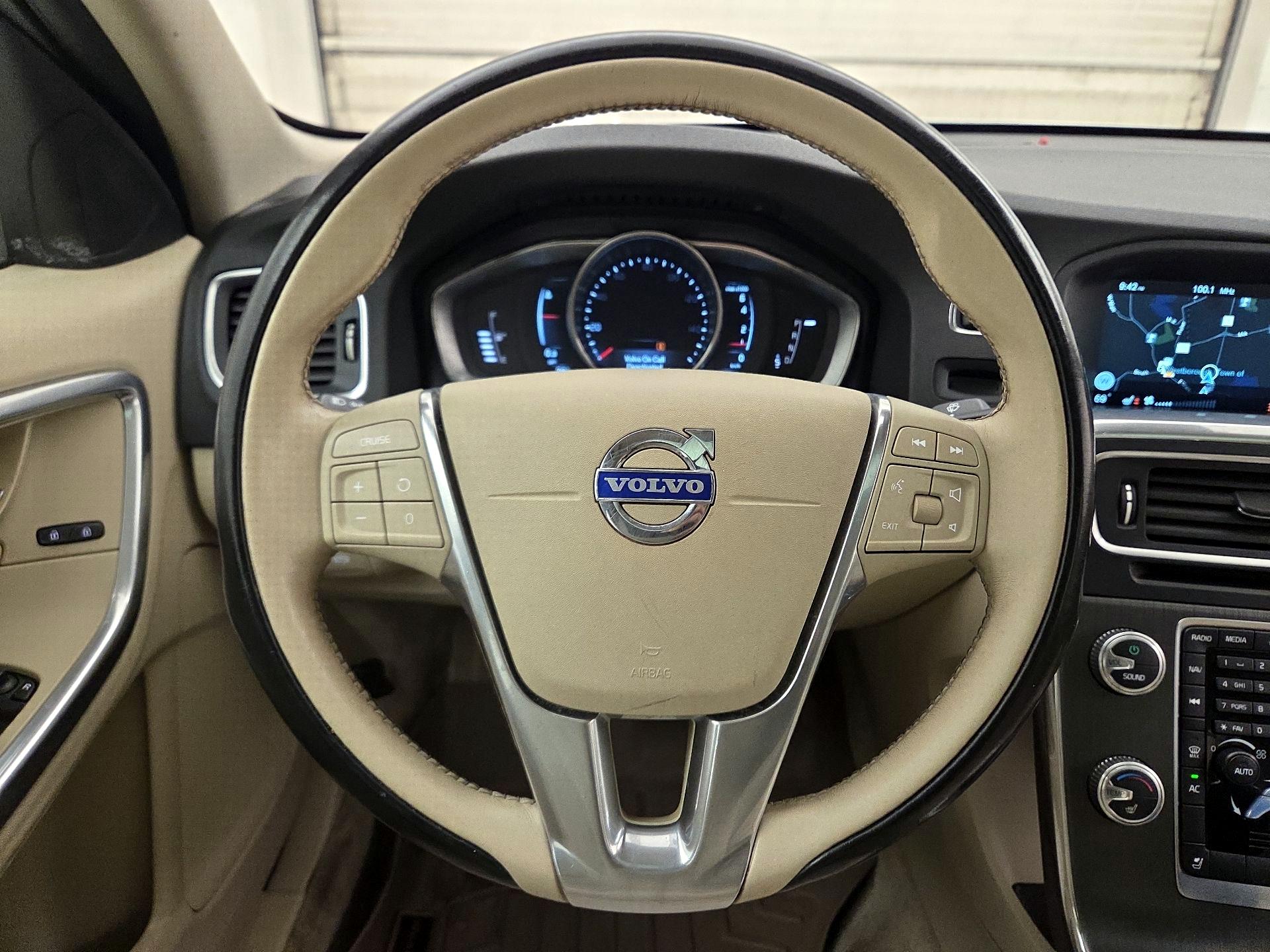 Thumbnail: 2016 Volvo S60 - 10