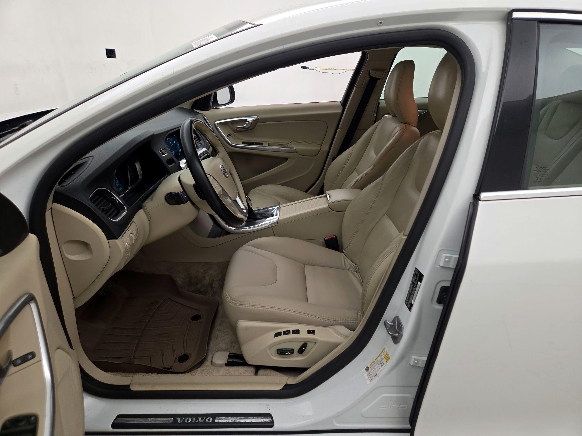 Thumbnail: 2016 Volvo S60 - 11