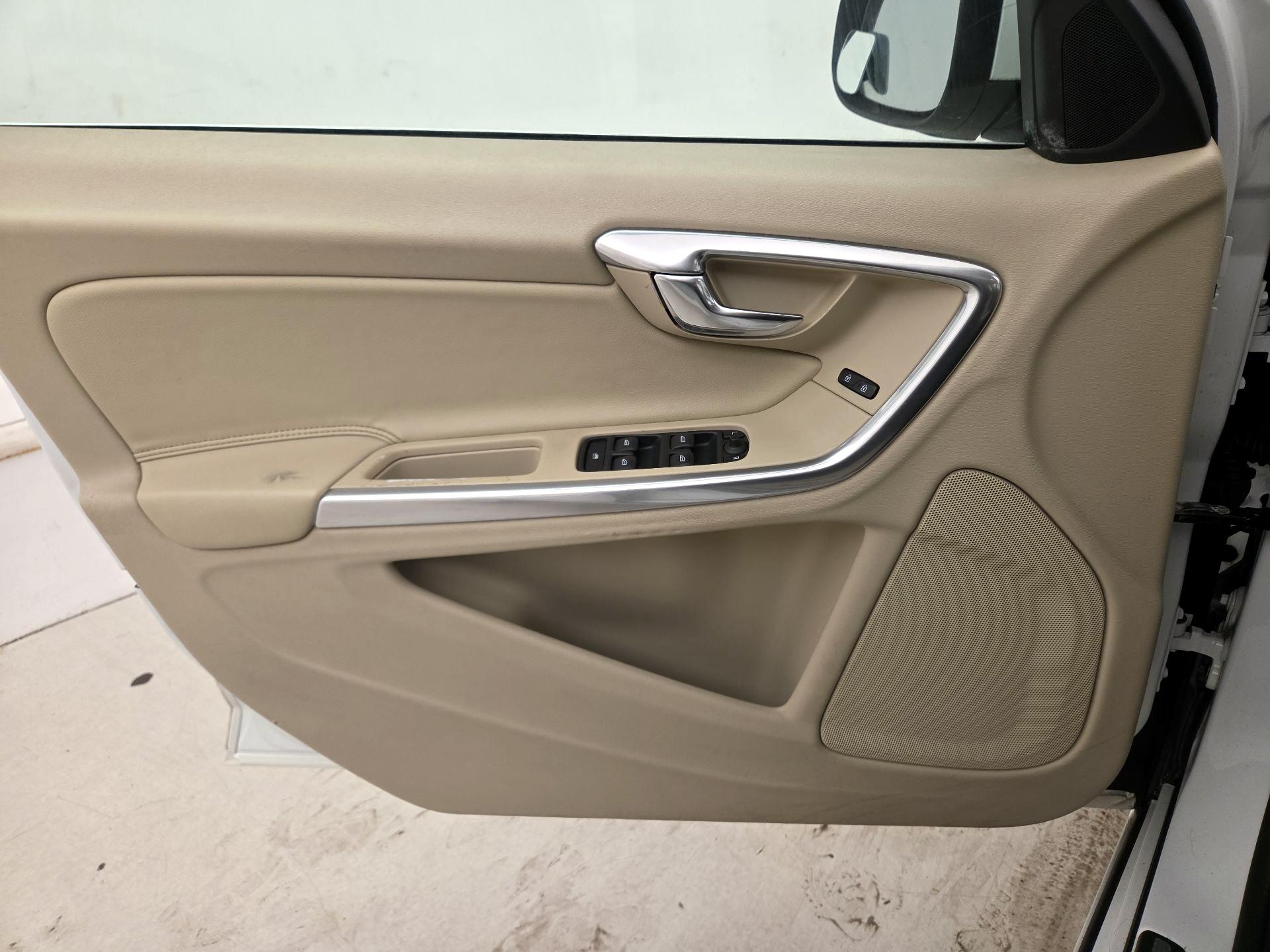 Thumbnail: 2016 Volvo S60 - 12