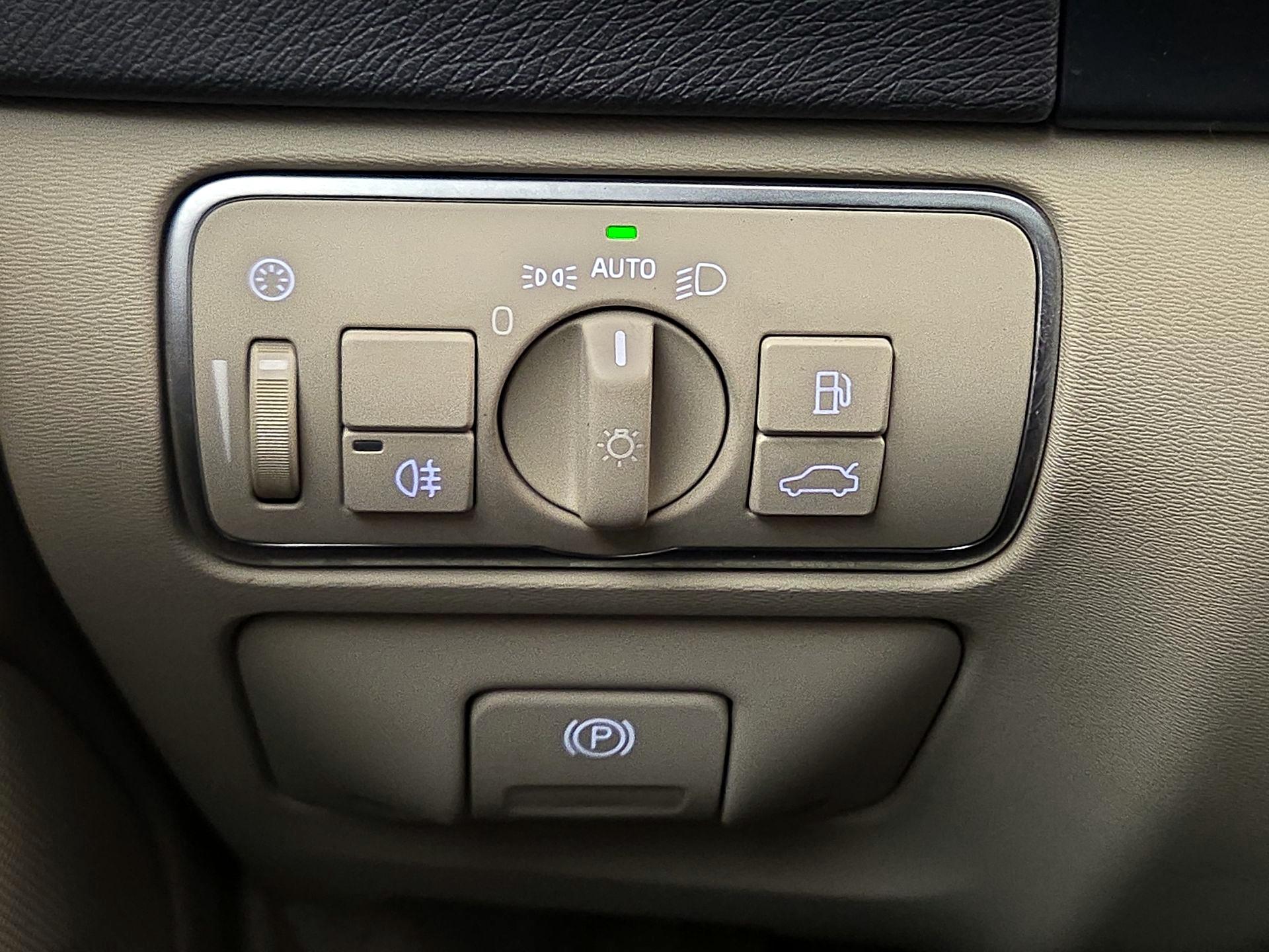 Thumbnail: 2016 Volvo S60 - 13