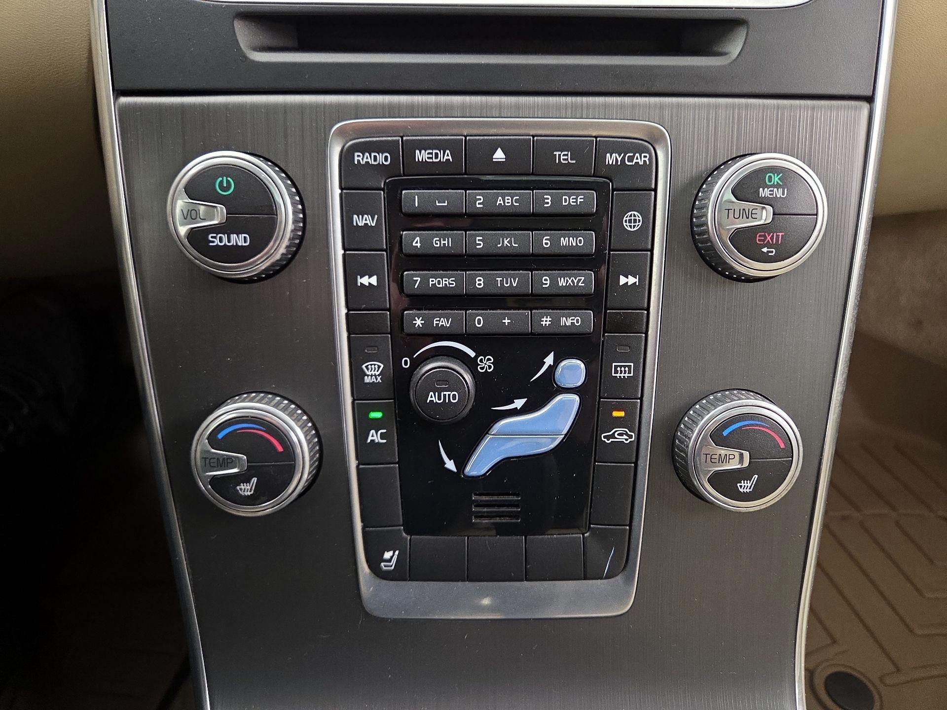 Thumbnail: 2016 Volvo S60 - 16