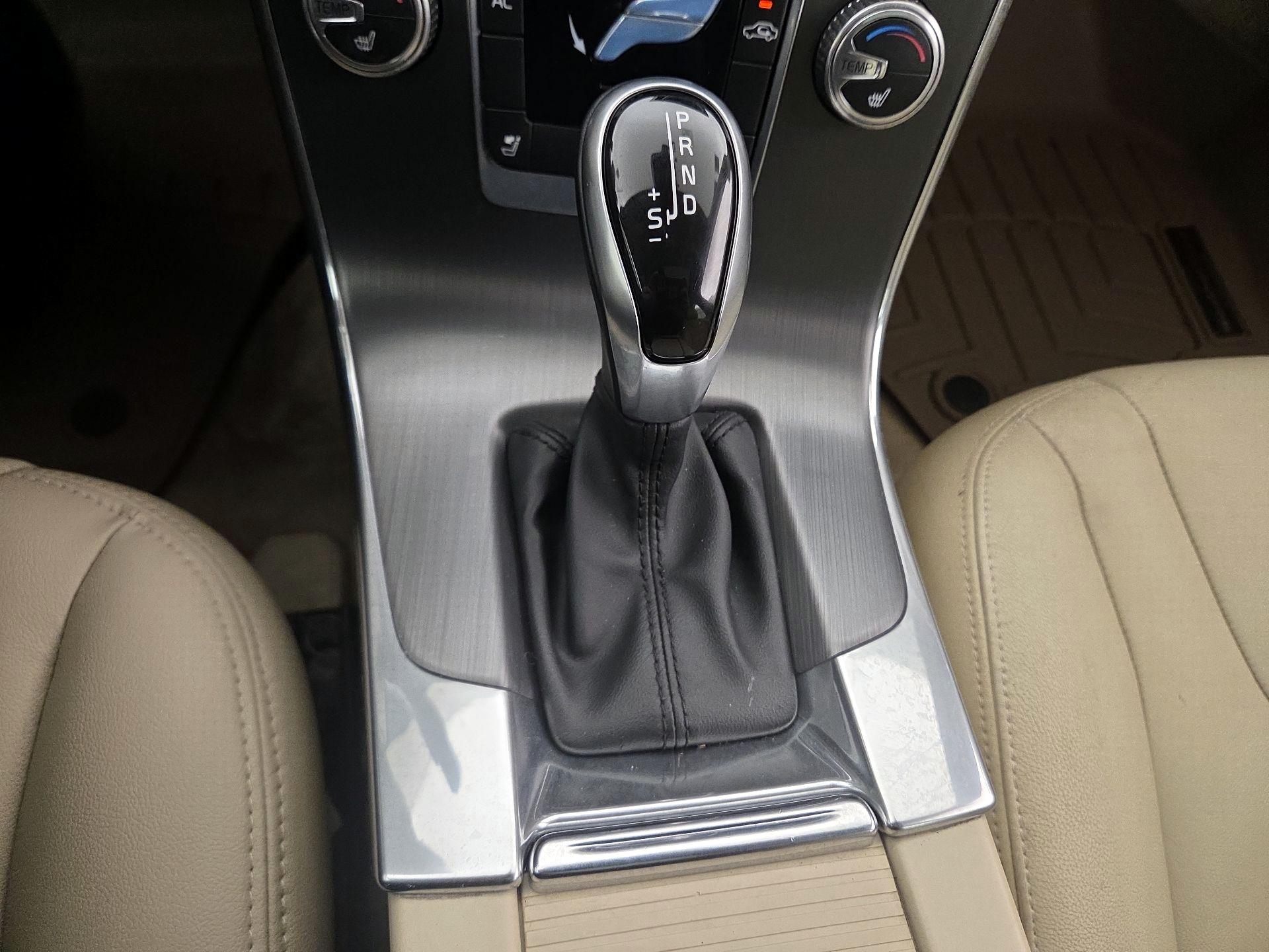 Thumbnail: 2016 Volvo S60 - 17