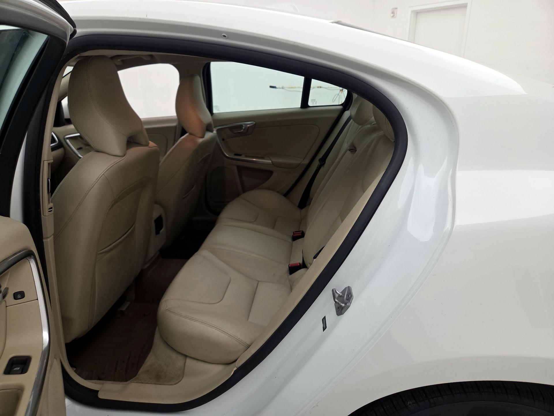 Thumbnail: 2016 Volvo S60 - 20