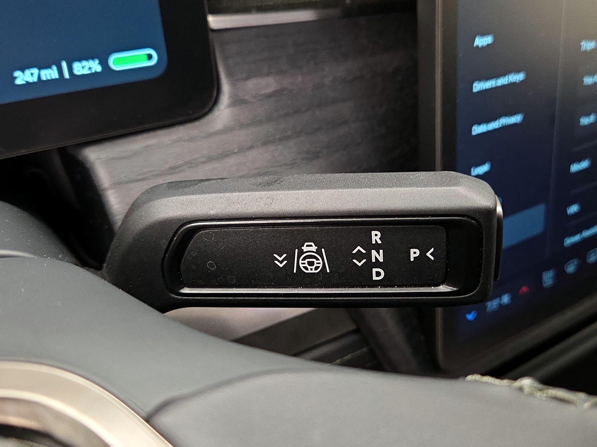 Thumbnail: 2023 Rivian R1S - 16