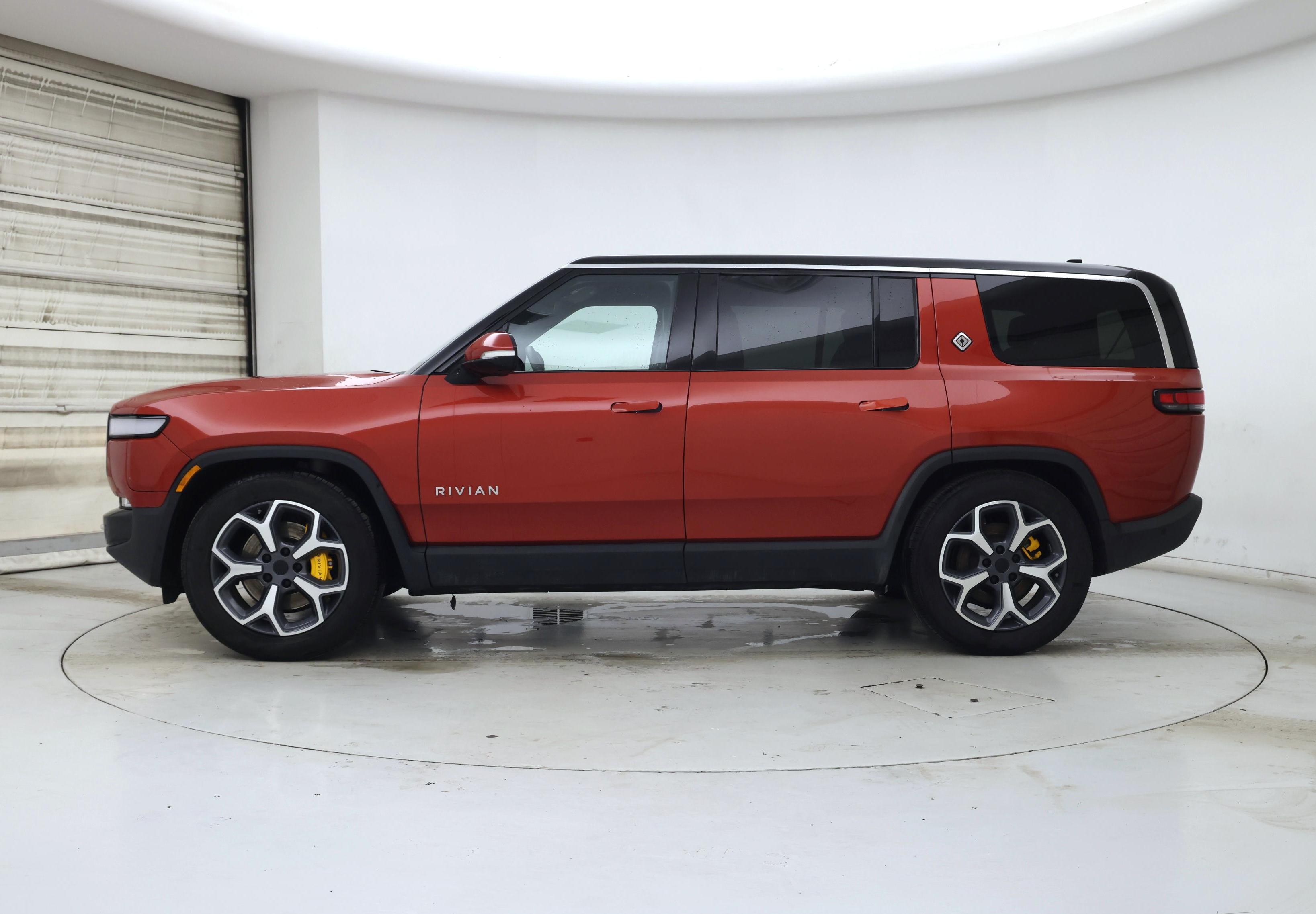 Thumbnail: 2023 Rivian R1S - 3