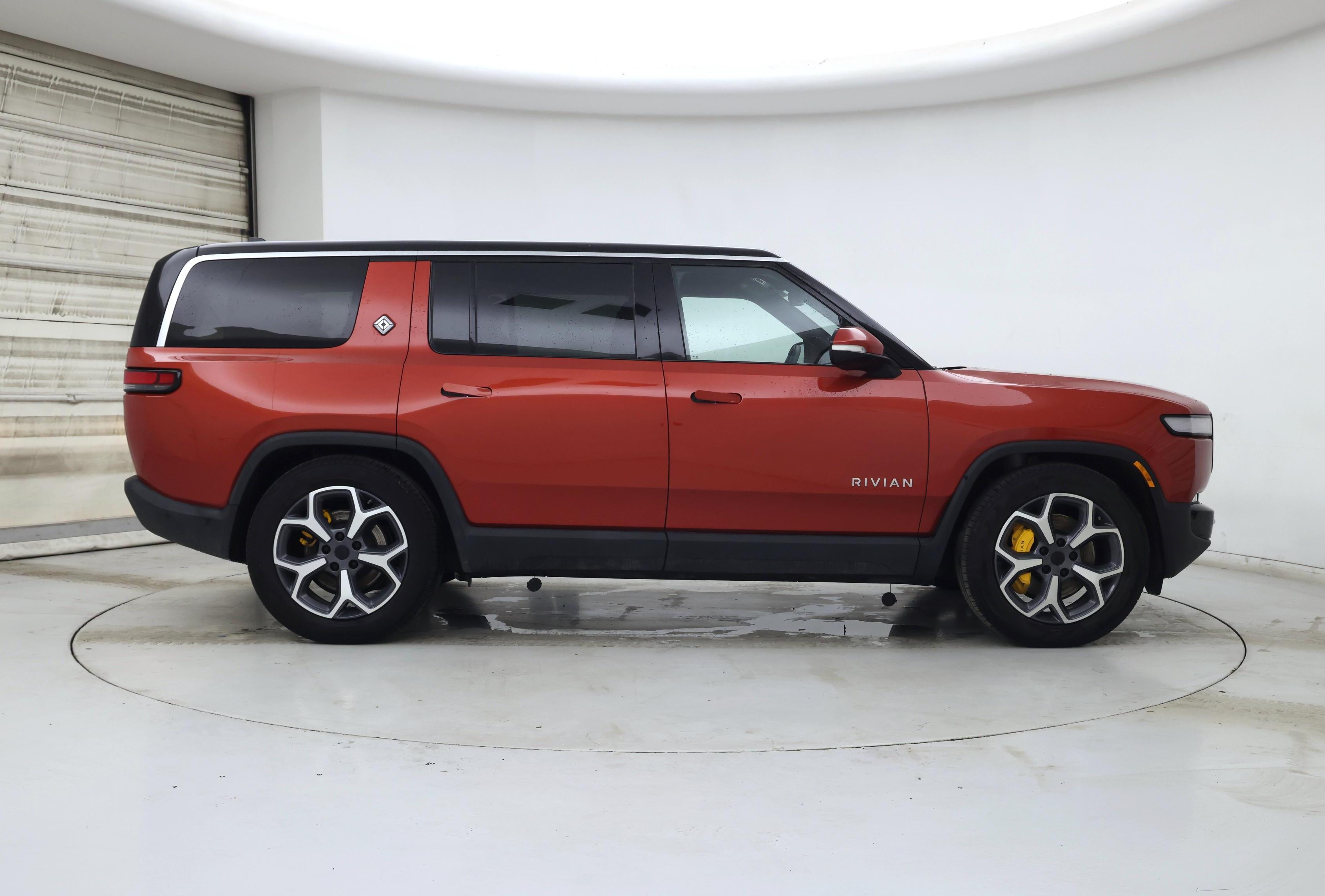 Thumbnail: 2023 Rivian R1S - 7