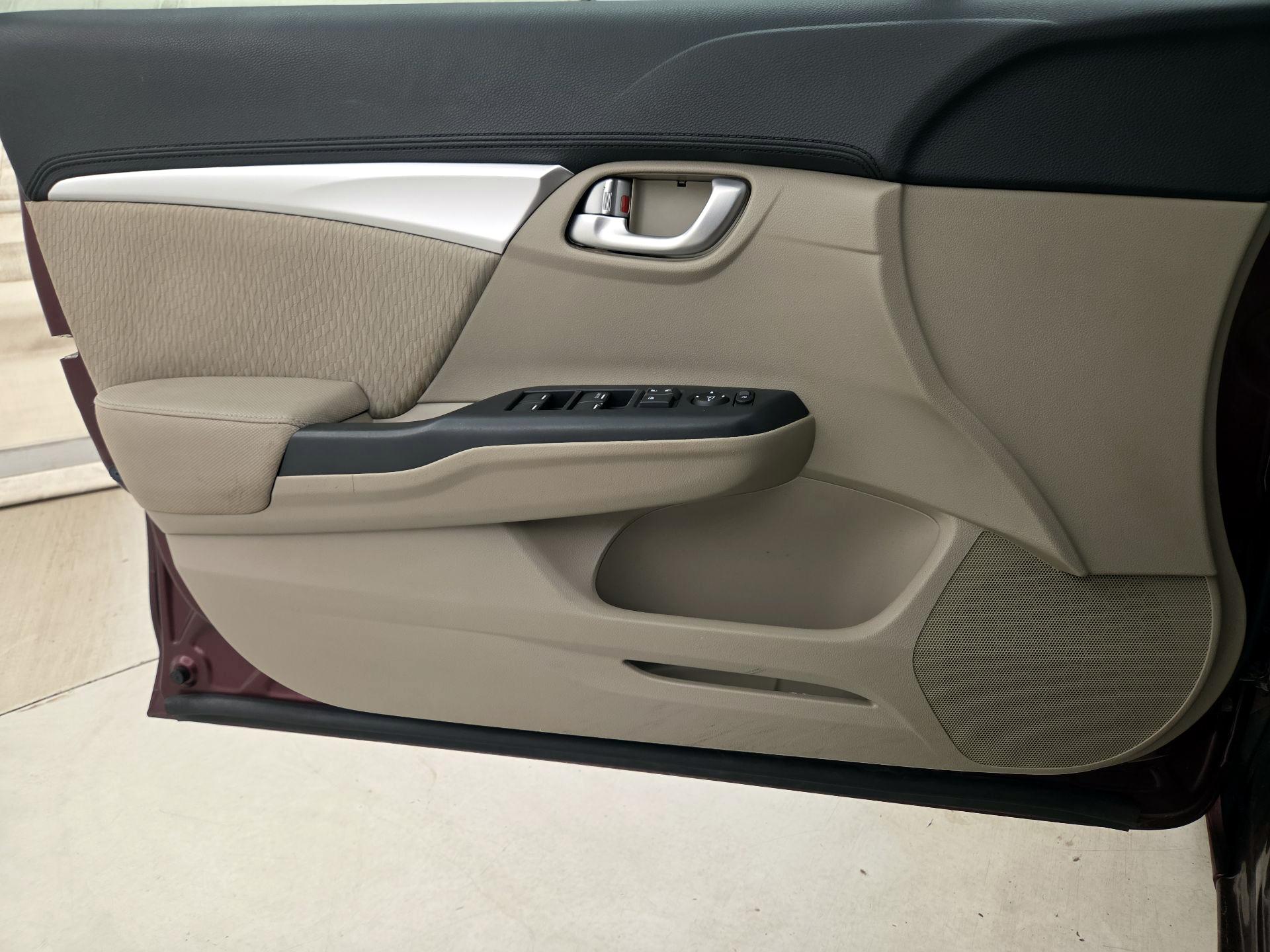 Thumbnail: 2014 Honda Civic - 12