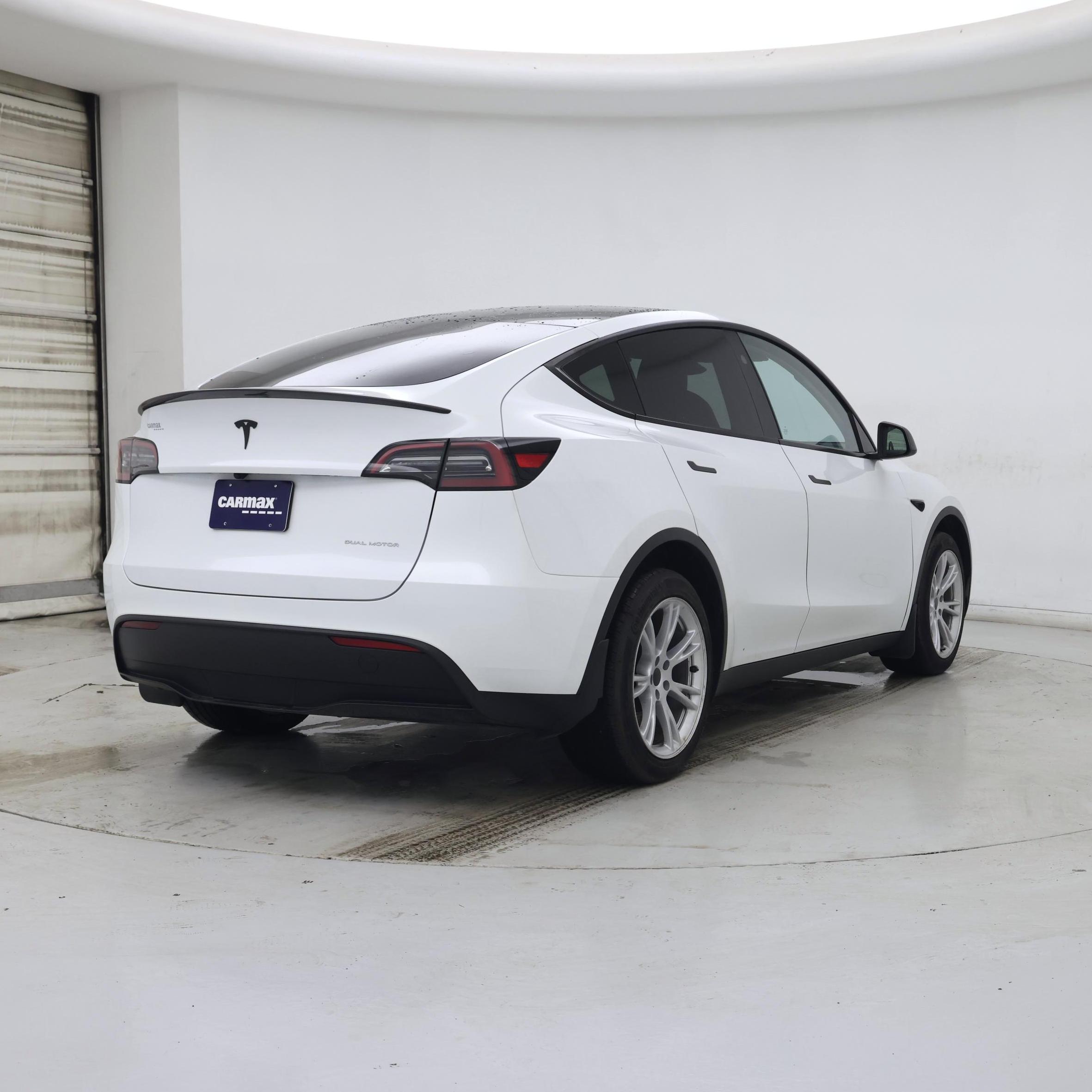 Thumbnail: 2023 Tesla Model Y - 8