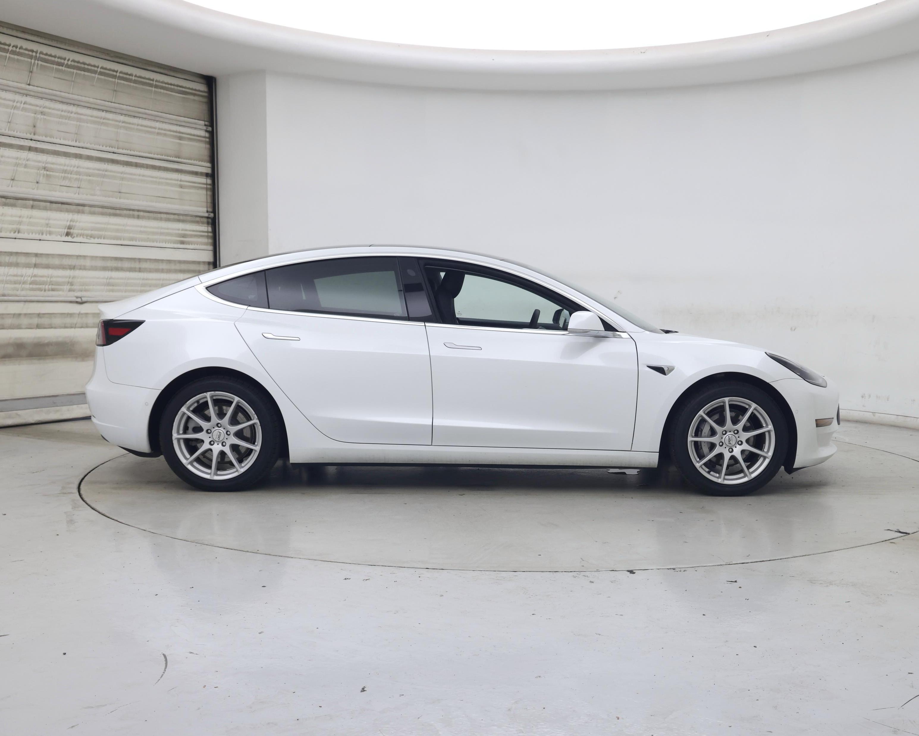 Thumbnail: 2020 Tesla Model 3 - 7