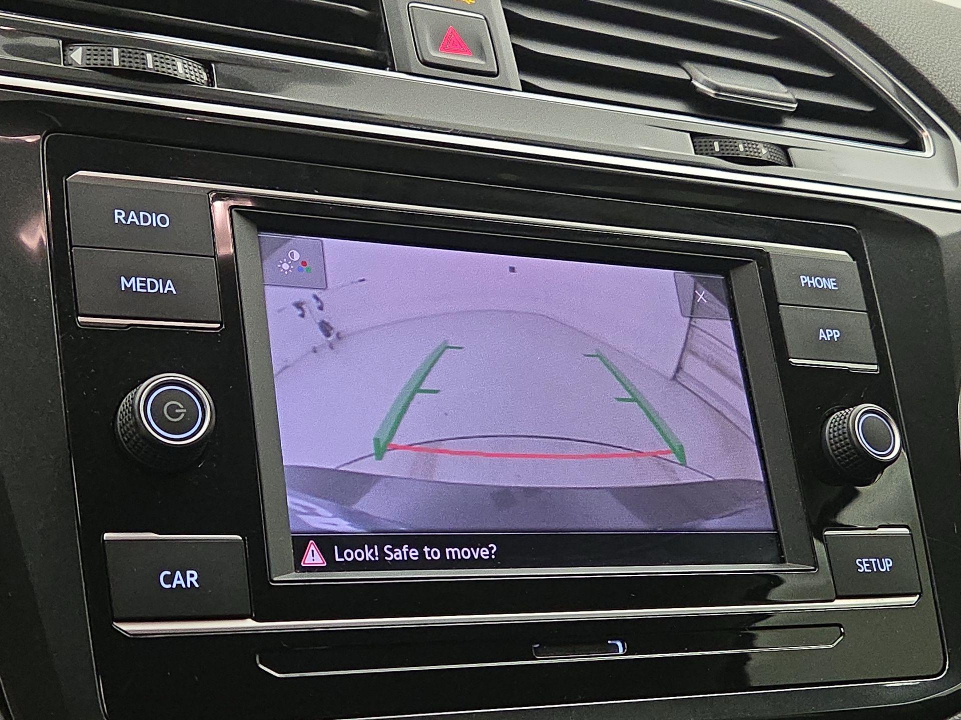 Thumbnail: 2018 Volkswagen Tiguan - 14