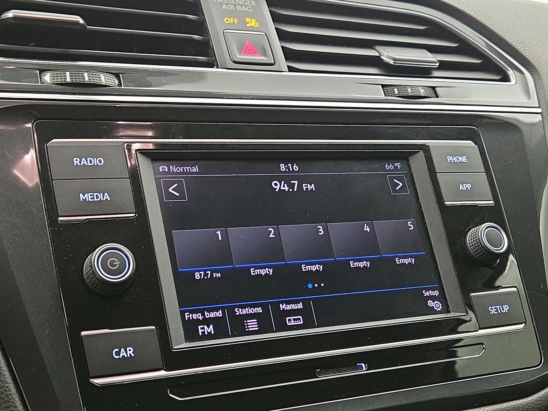 Thumbnail: 2018 Volkswagen Tiguan - 15