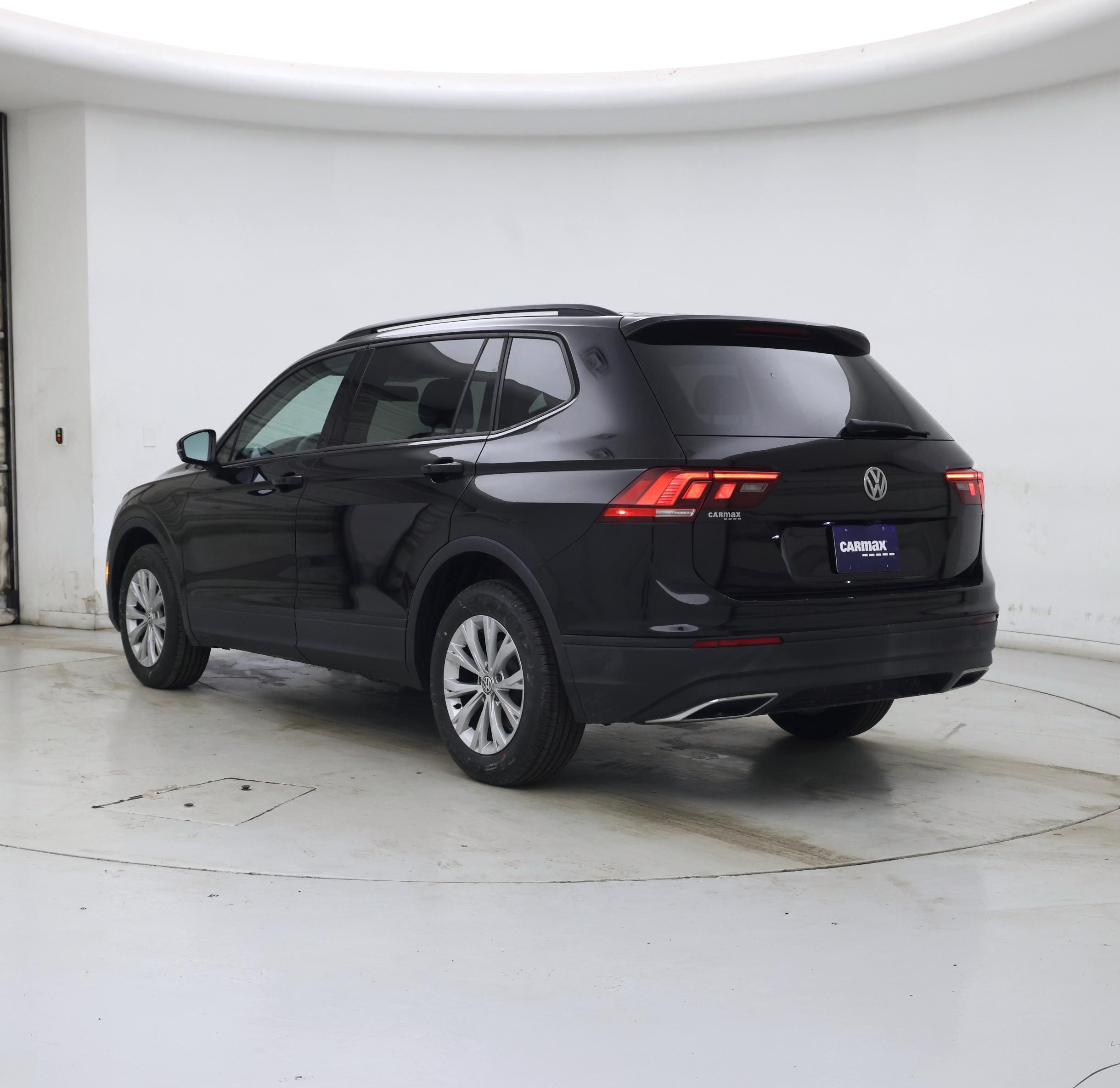 Thumbnail: 2018 Volkswagen Tiguan - 2