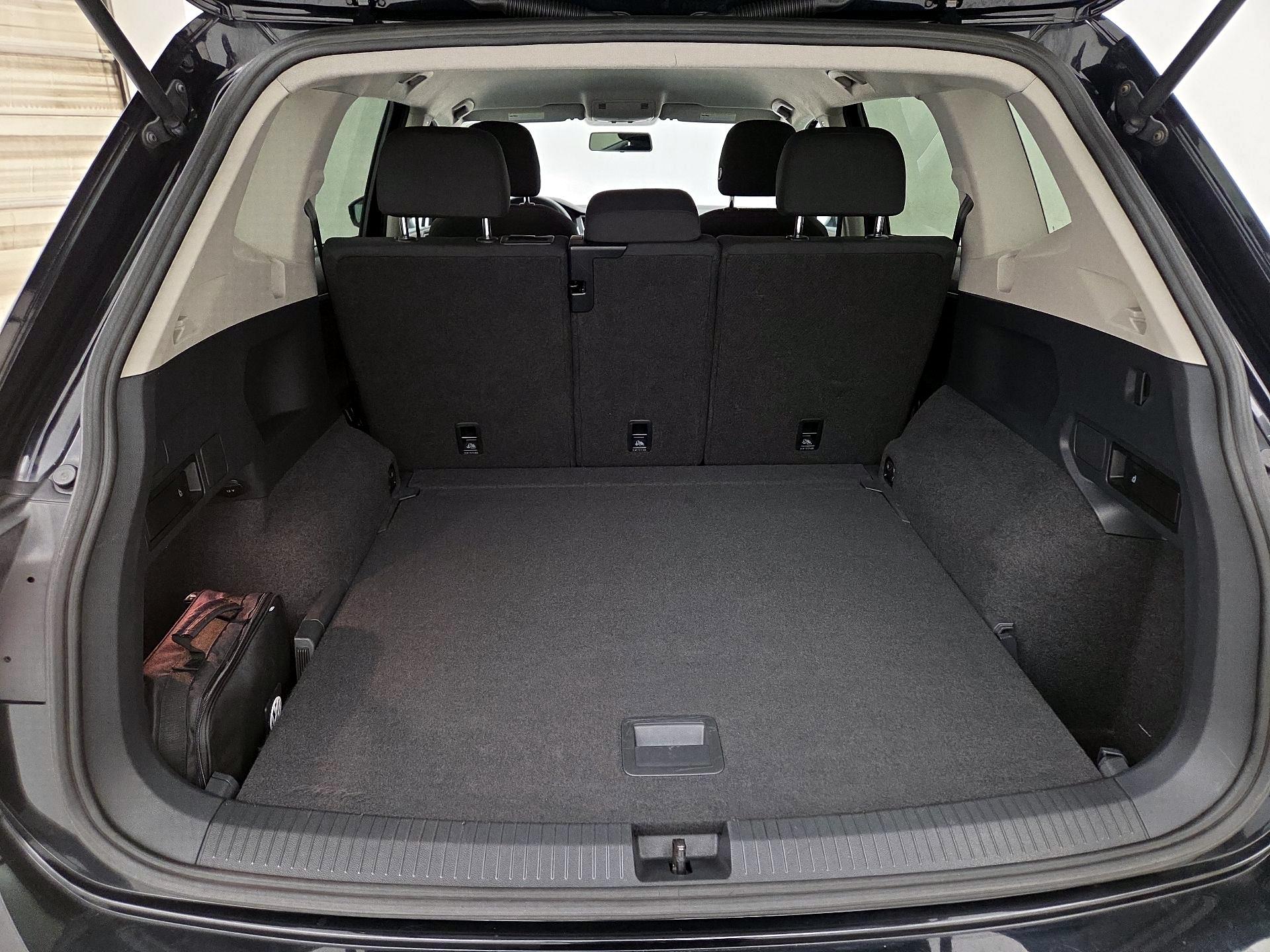 Thumbnail: 2018 Volkswagen Tiguan - 20