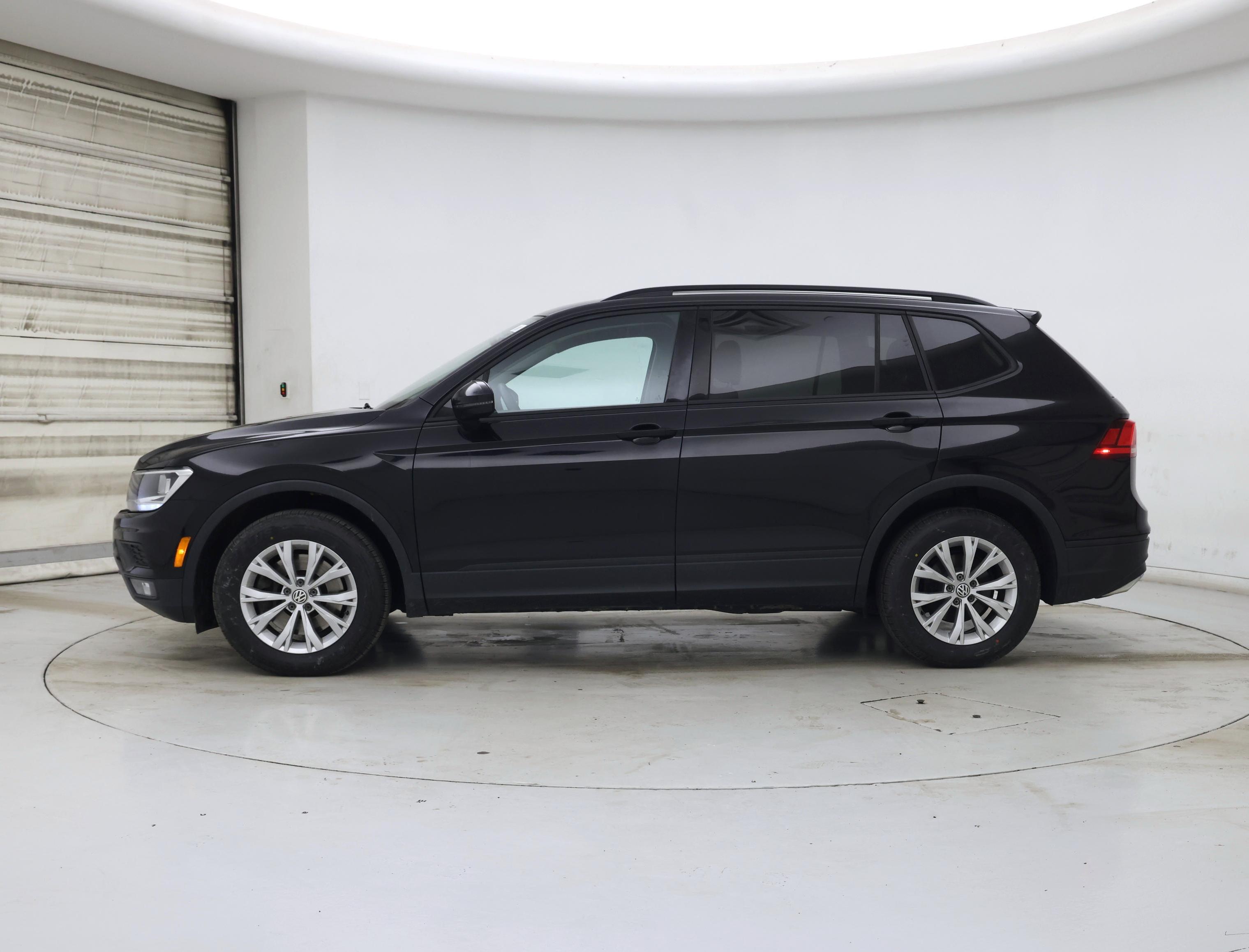 Thumbnail: 2018 Volkswagen Tiguan - 3