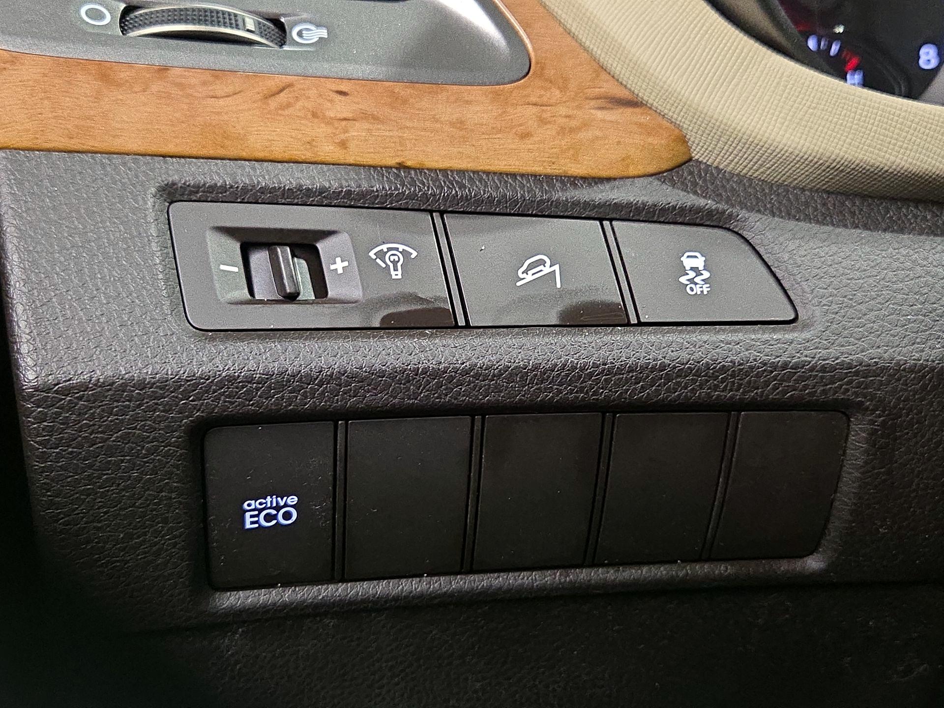 Thumbnail: 2014 Hyundai Santa Fe - 13