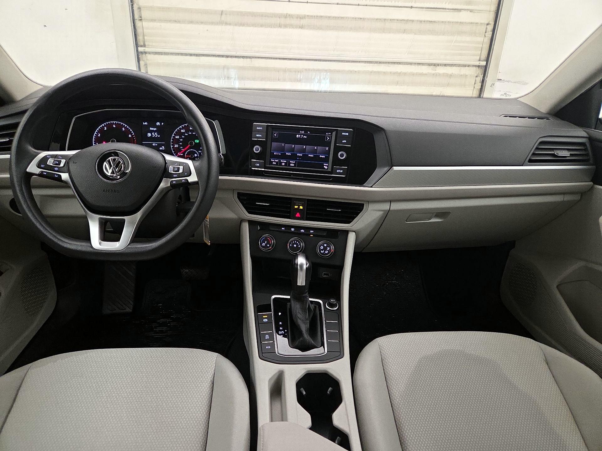 Thumbnail: 2019 Volkswagen Jetta - 9