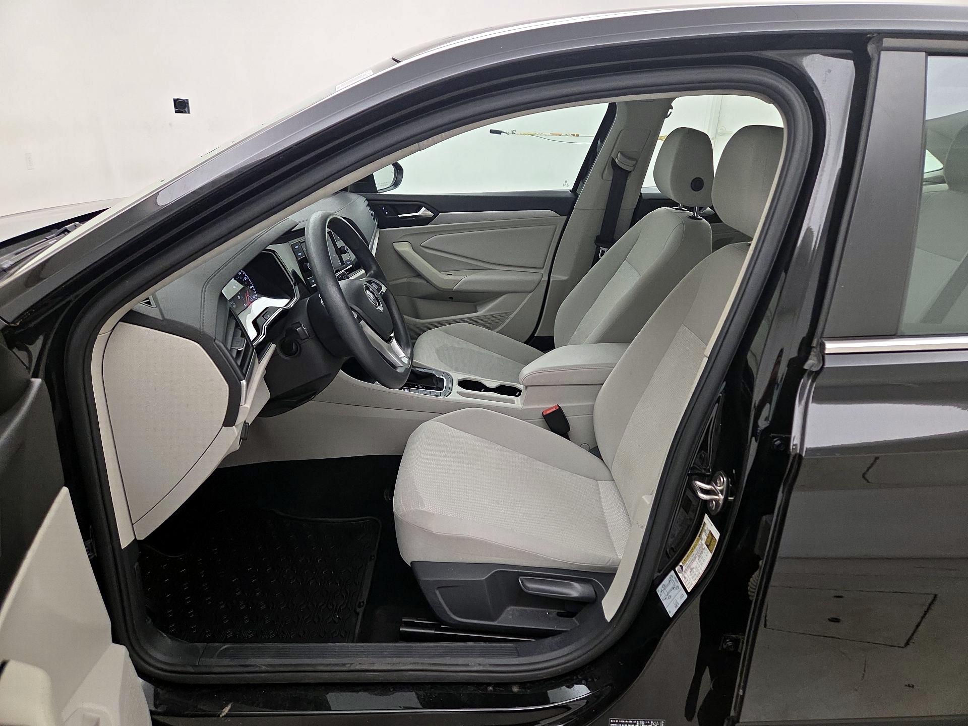 Thumbnail: 2019 Volkswagen Jetta - 11