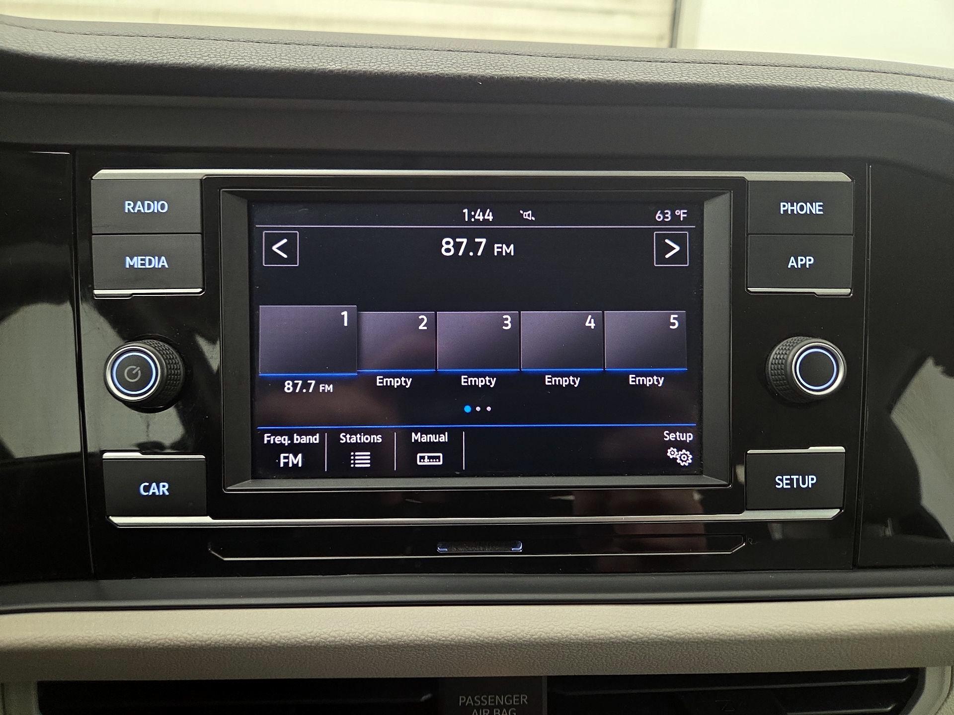 Thumbnail: 2019 Volkswagen Jetta - 15