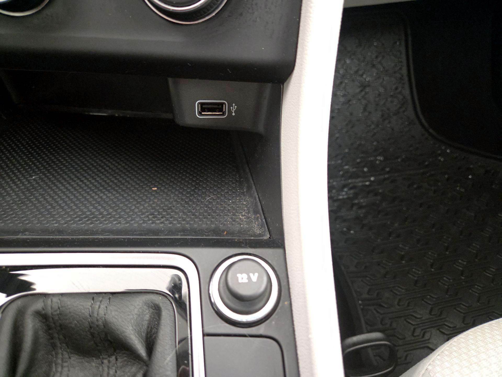 Thumbnail: 2019 Volkswagen Jetta - 18