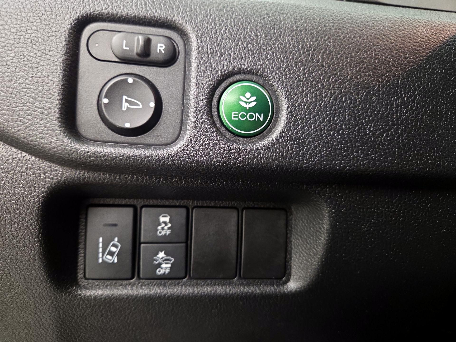 Thumbnail: 2016 Honda Pilot - 13