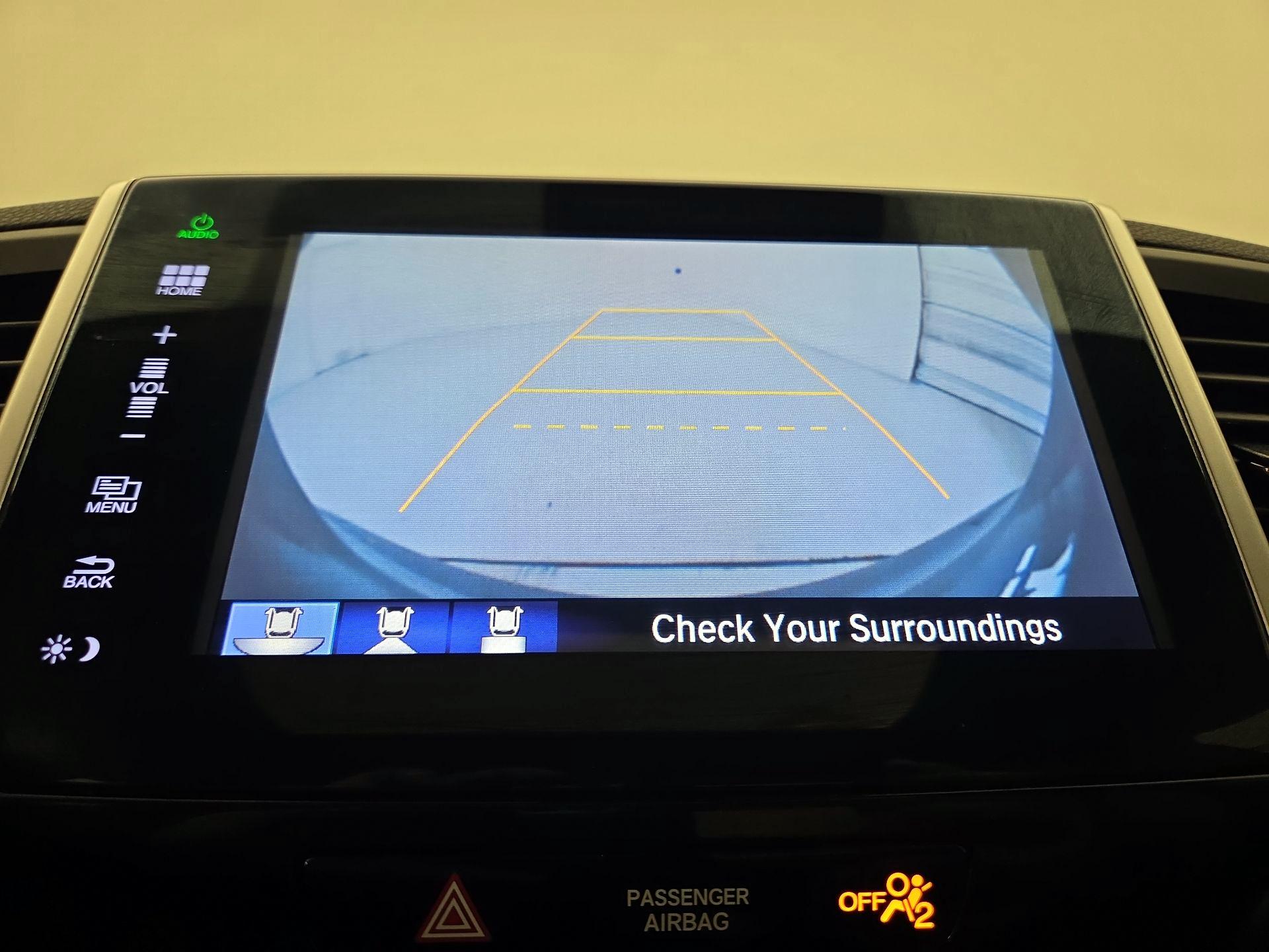 Thumbnail: 2016 Honda Pilot - 14