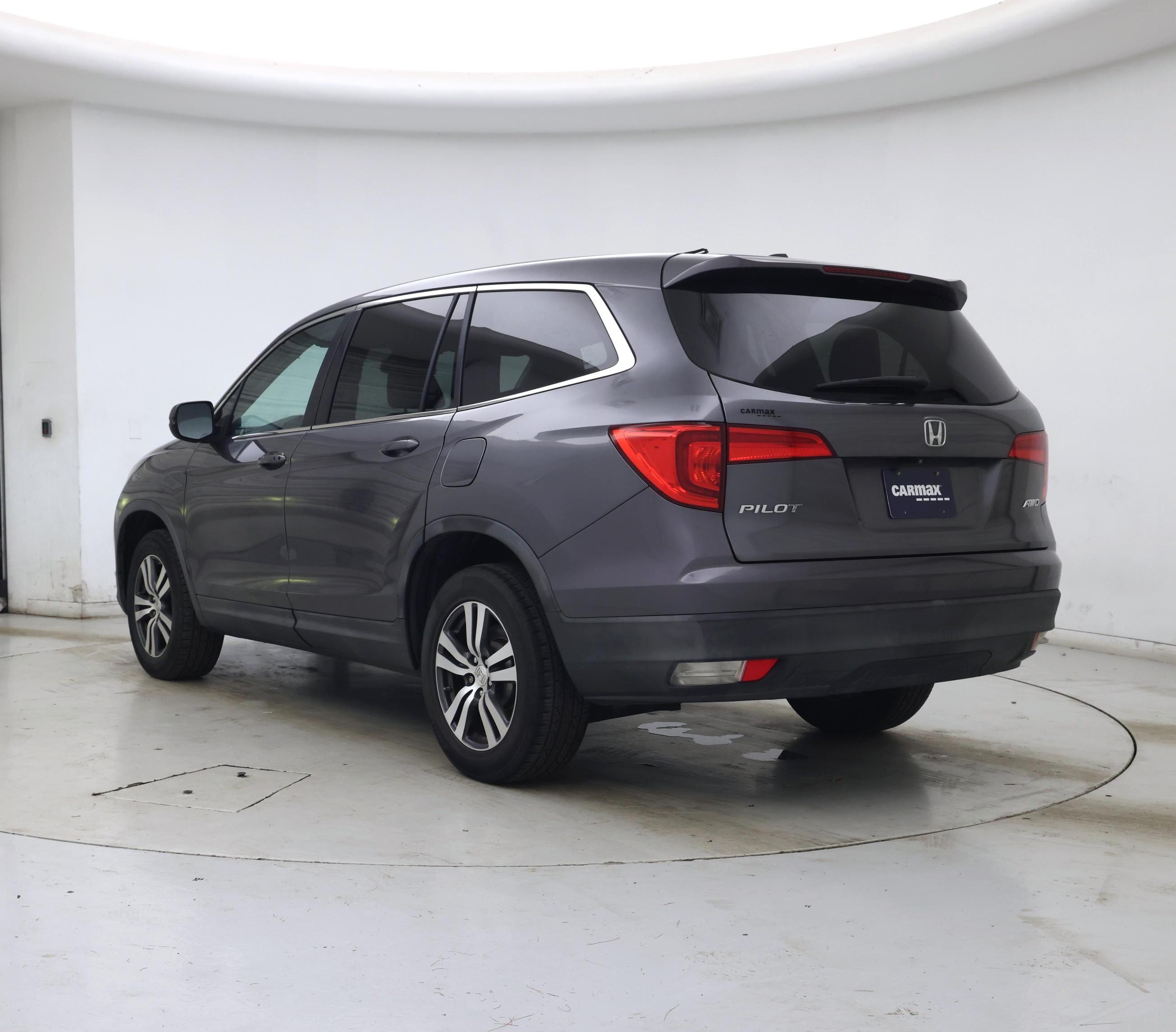 Thumbnail: 2016 Honda Pilot - 2