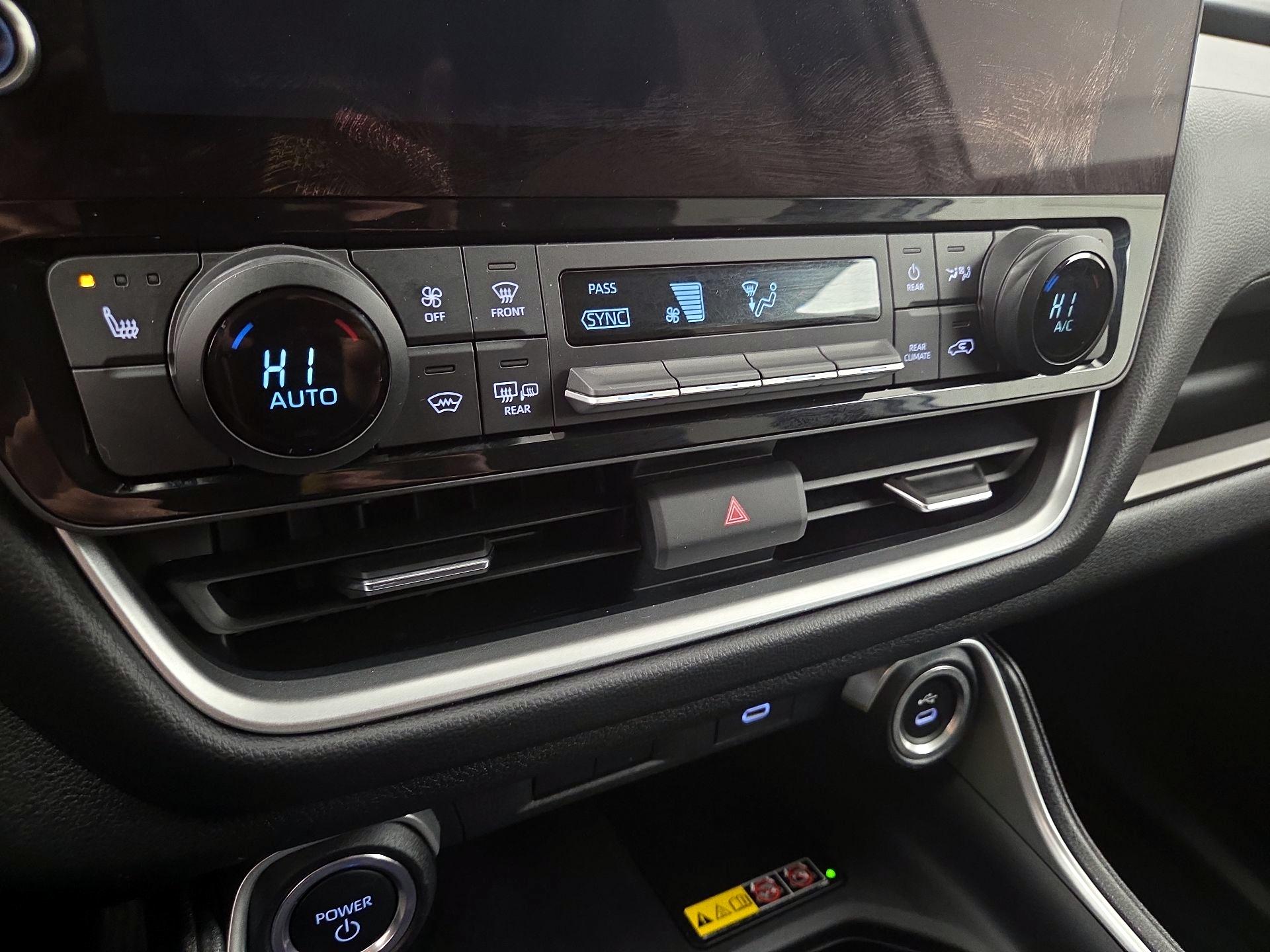 Thumbnail: 2024 Toyota Highlander - 16