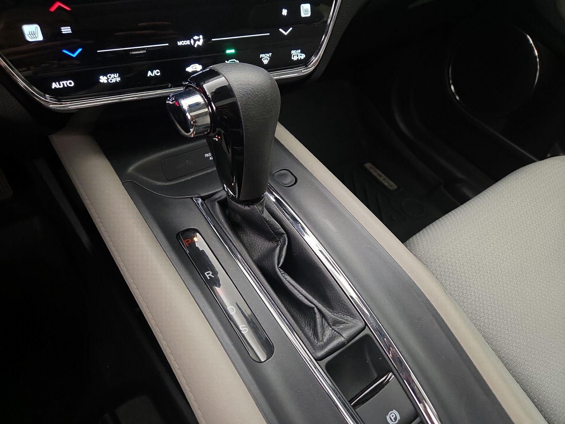 Thumbnail: 2019 Honda HR-V - 17