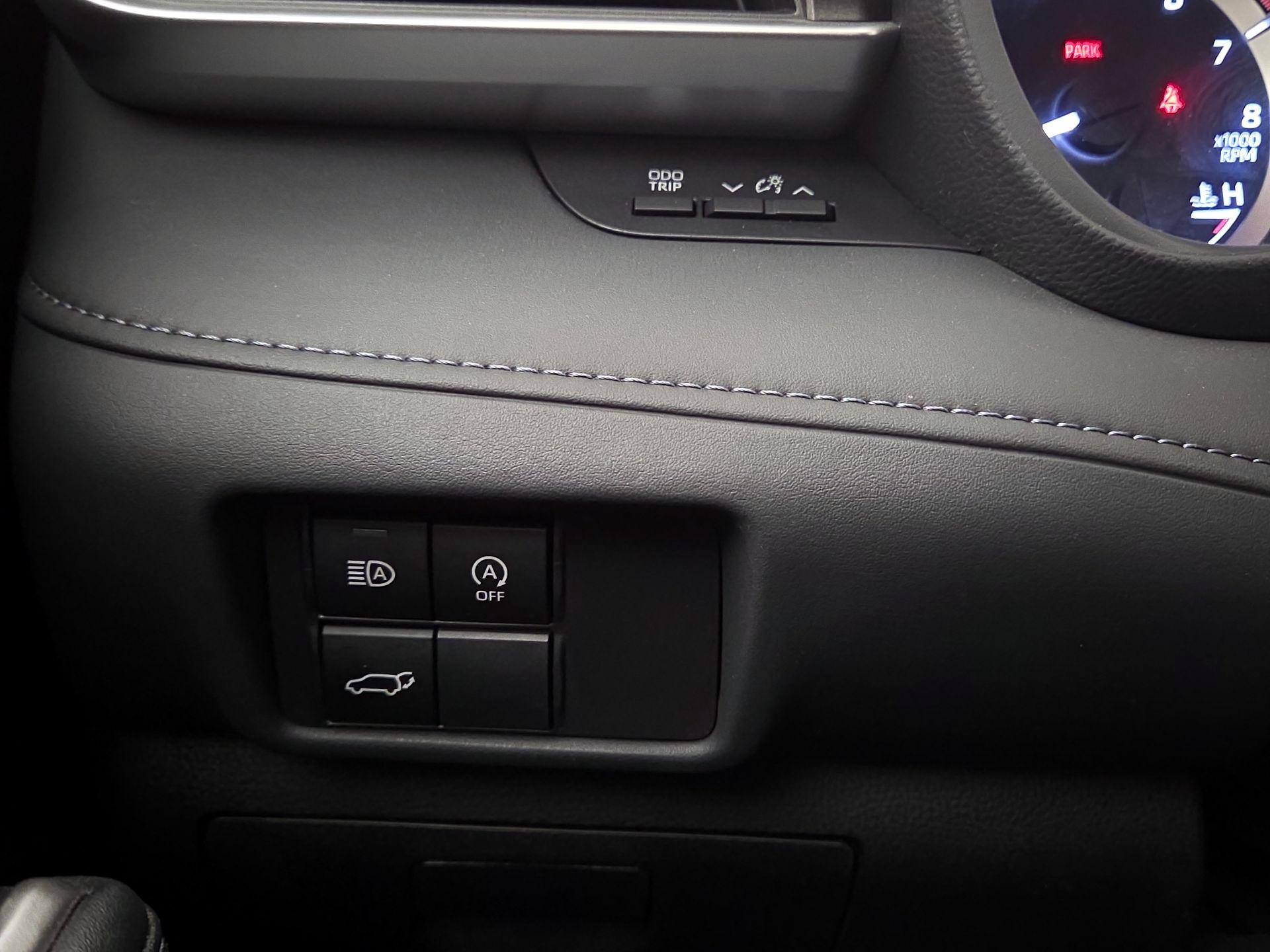 Thumbnail: 2023 Toyota Highlander - 13