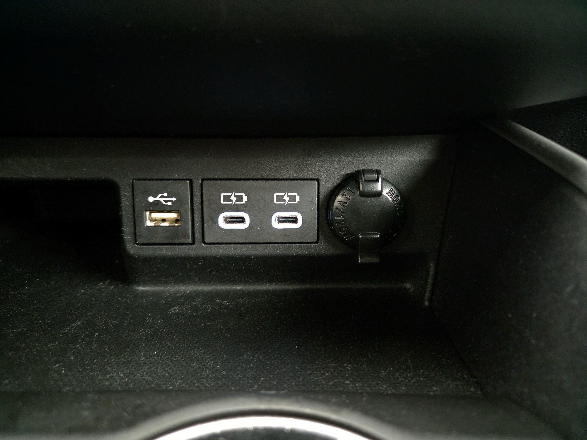 Thumbnail: 2023 Toyota Highlander - 18