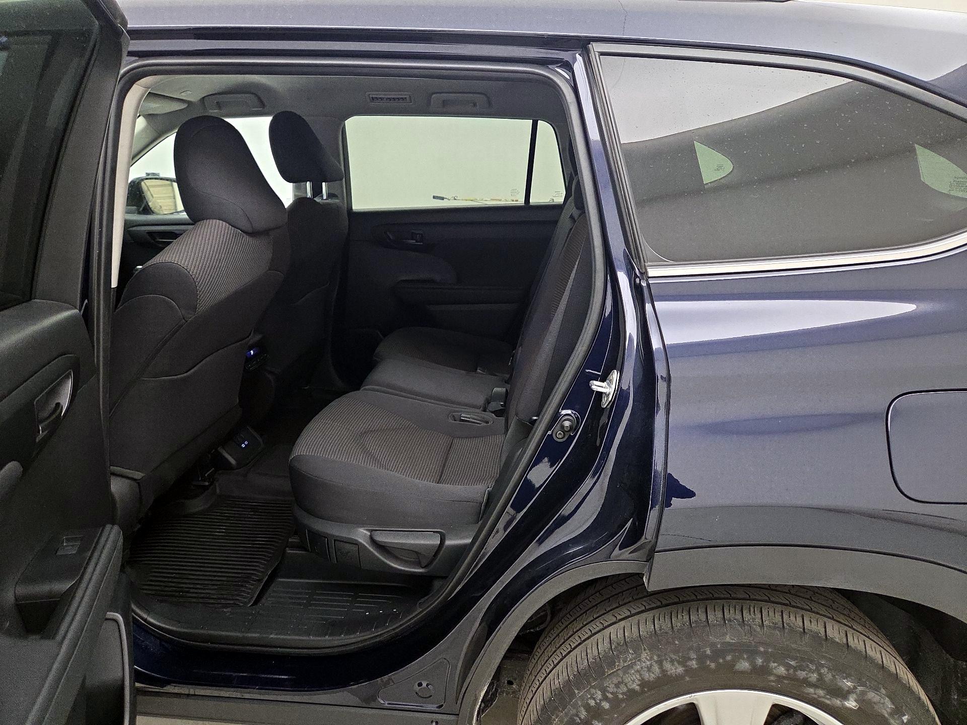 Thumbnail: 2023 Toyota Highlander - 19