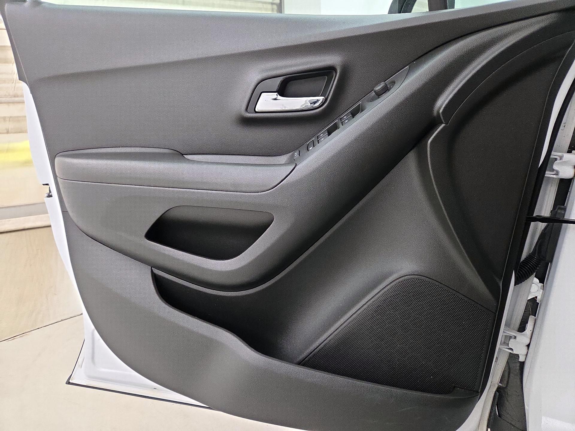 Thumbnail: 2020 Chevrolet Trax - 12