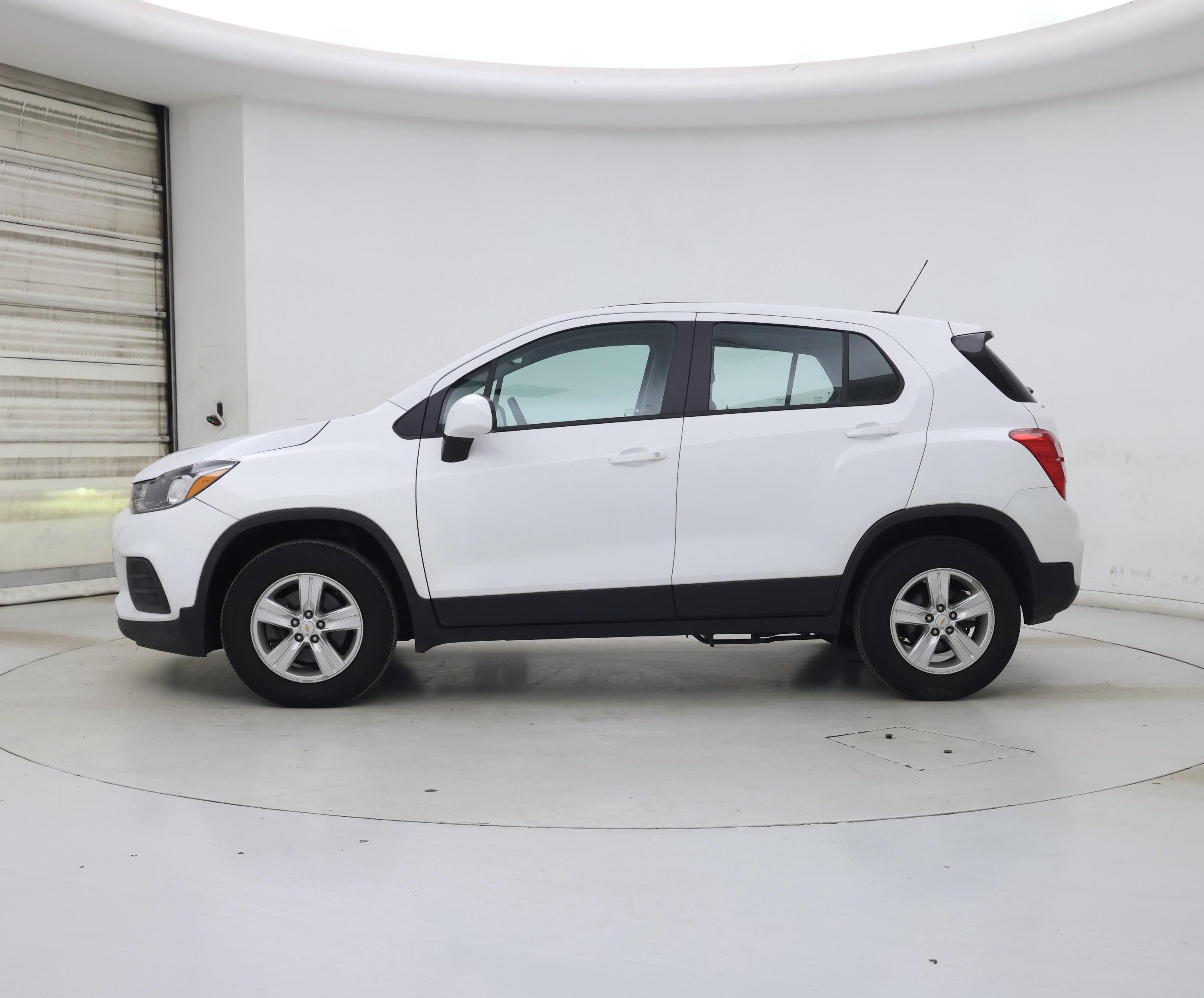 Thumbnail: 2020 Chevrolet Trax - 3