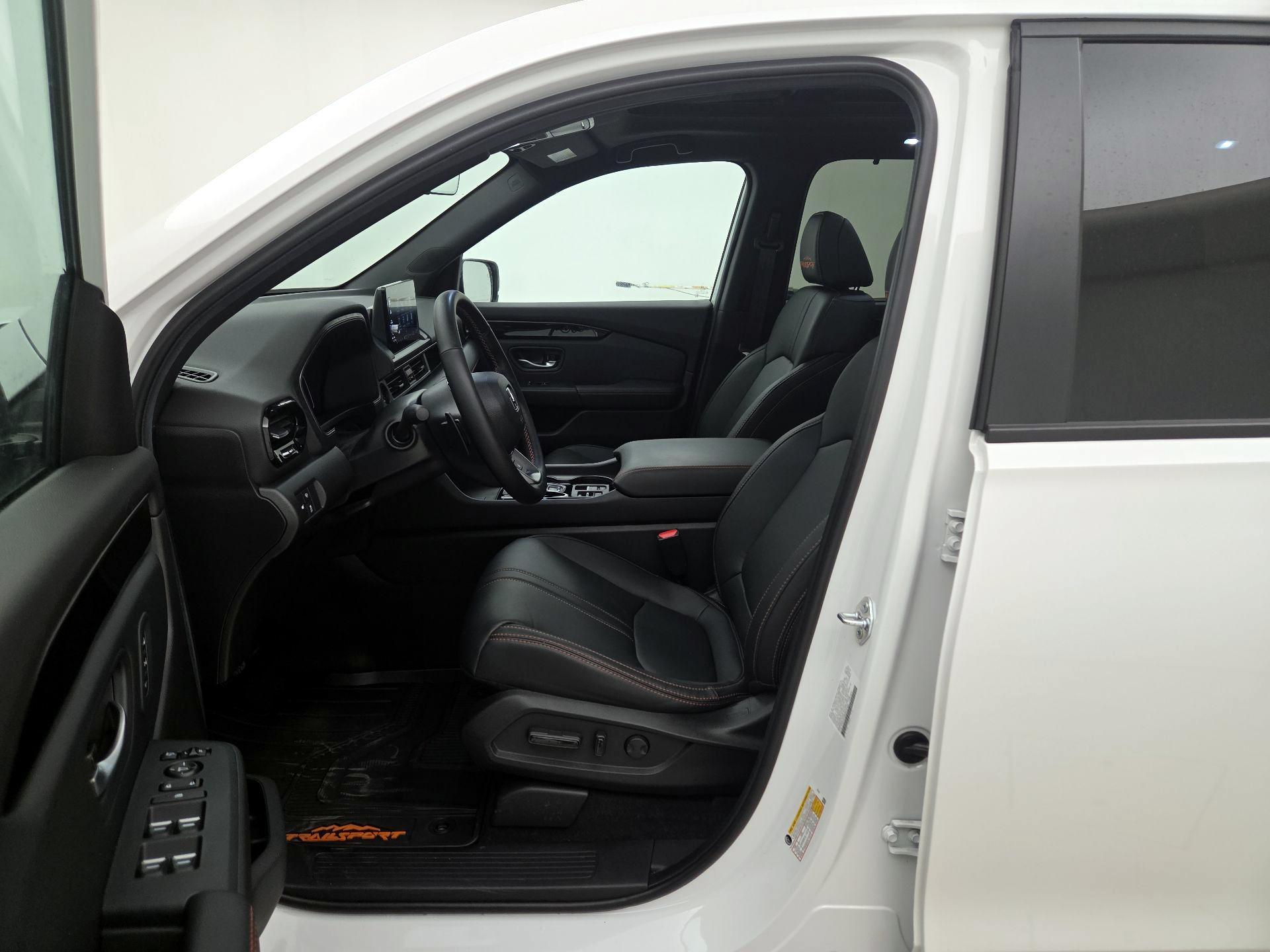 Thumbnail: 2025 Honda Pilot - 11