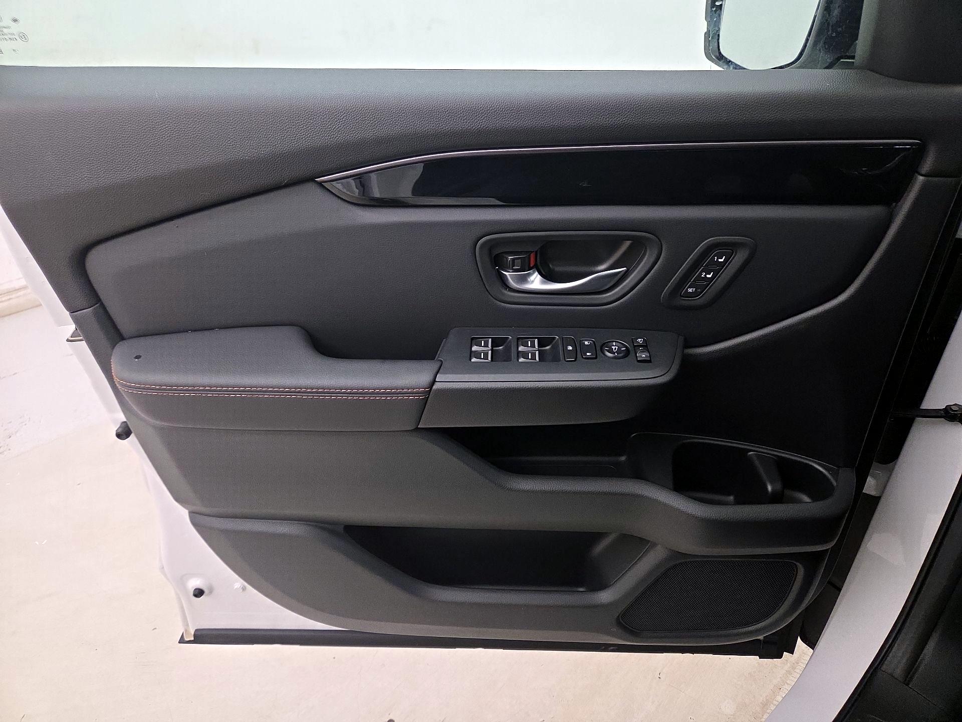 Thumbnail: 2025 Honda Pilot - 12