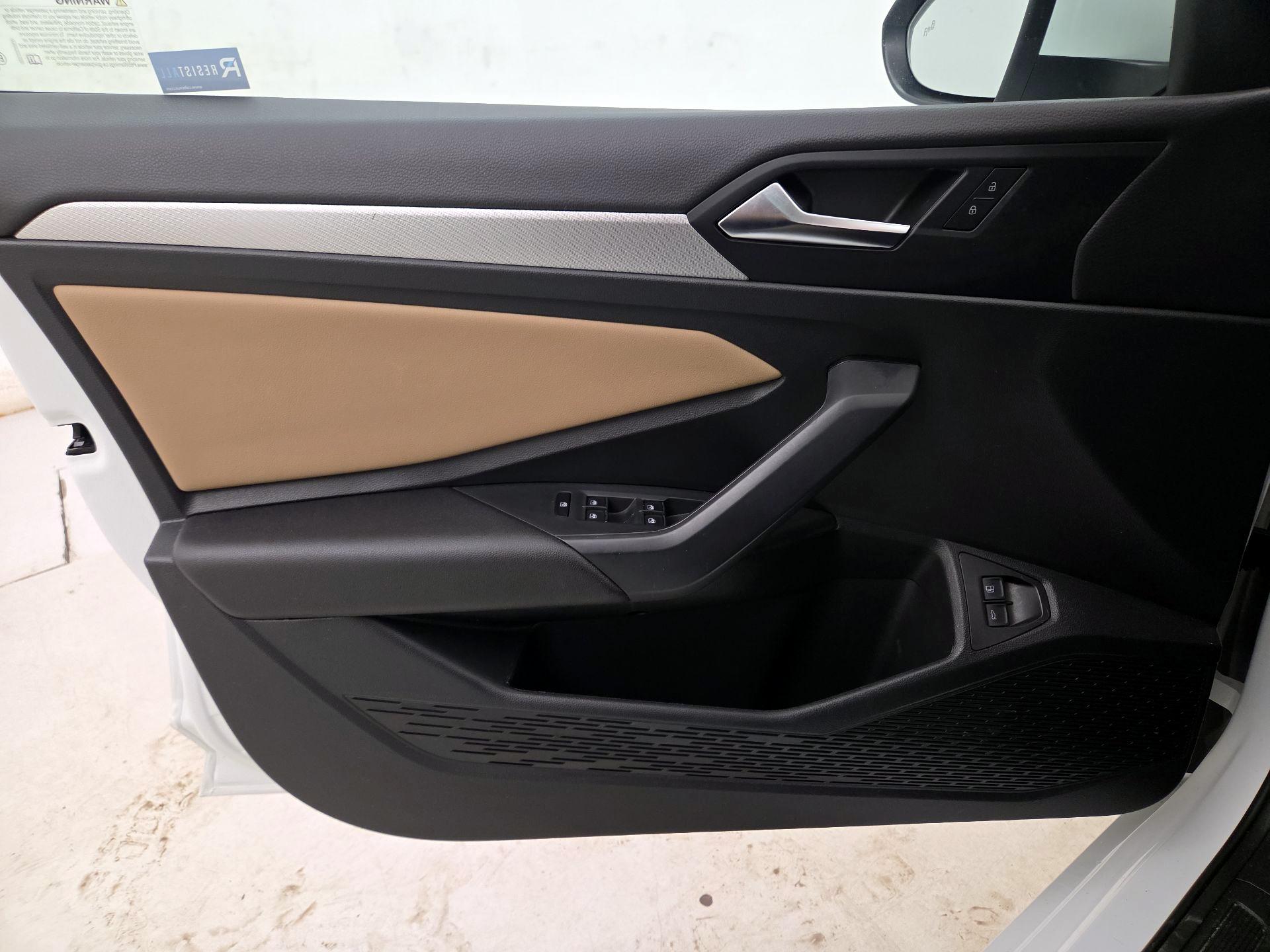 Thumbnail: 2021 Volkswagen Jetta - 12