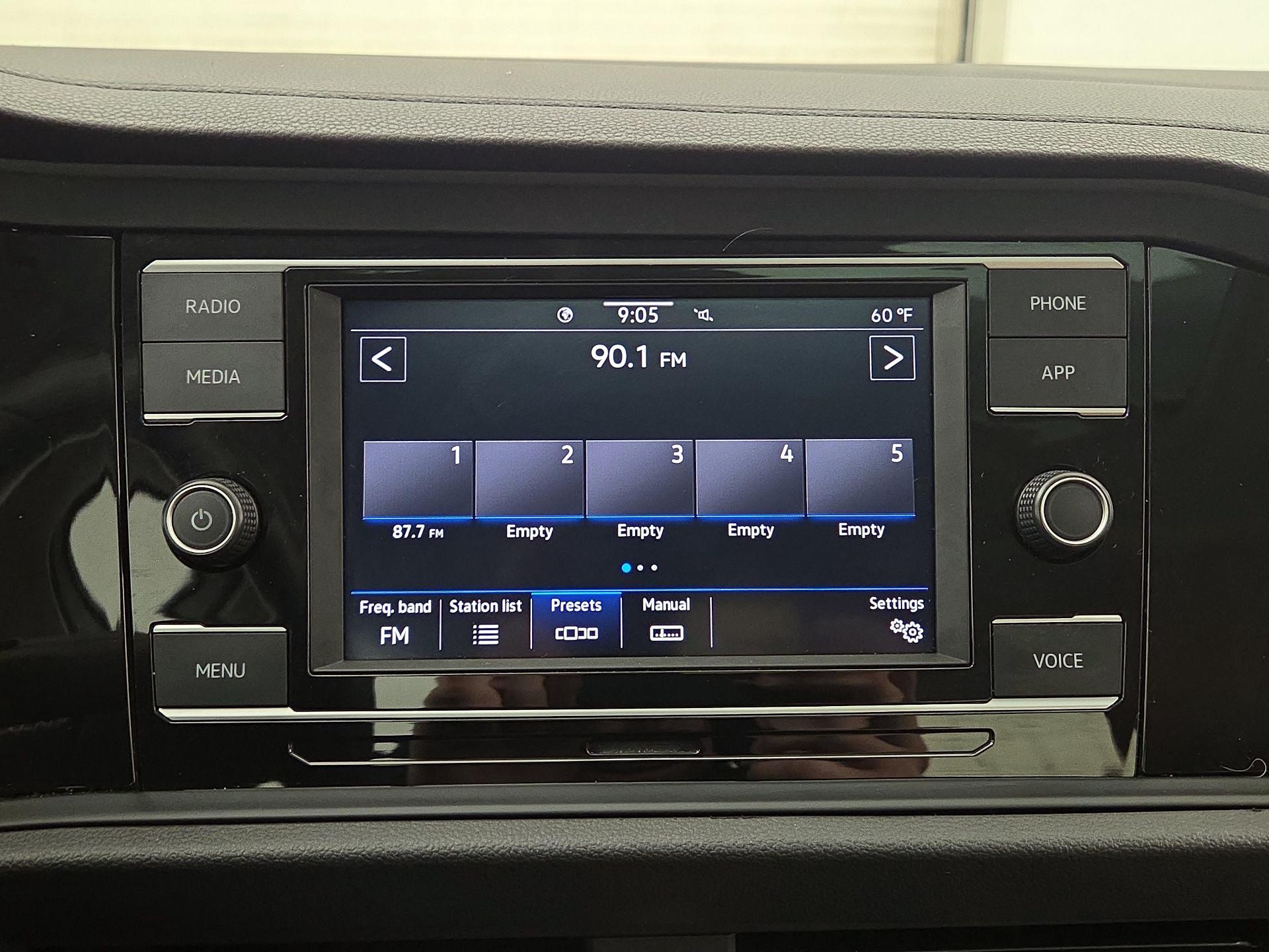 Thumbnail: 2021 Volkswagen Jetta - 15